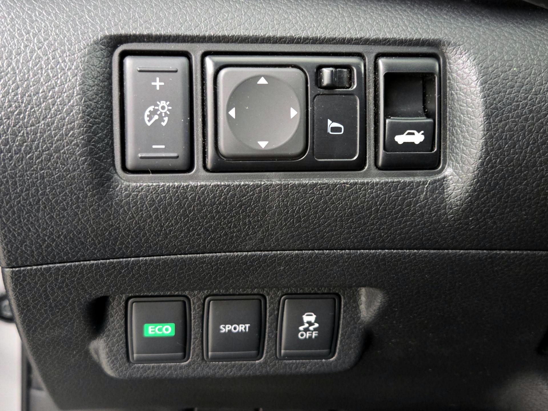 Thumbnail: 2014 Nissan Sentra - 13