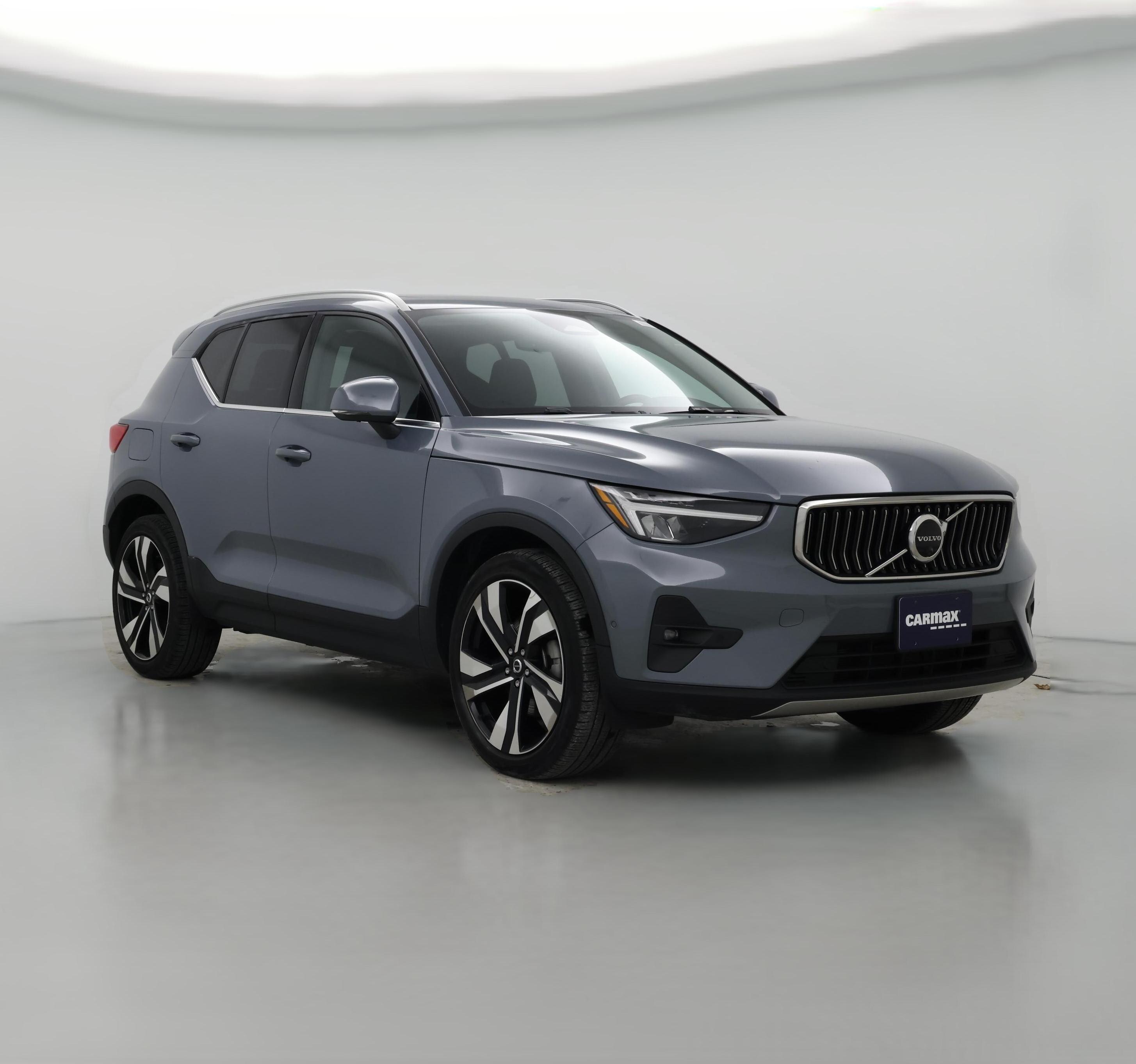 Thumbnail: 2023 Volvo XC40 - 1