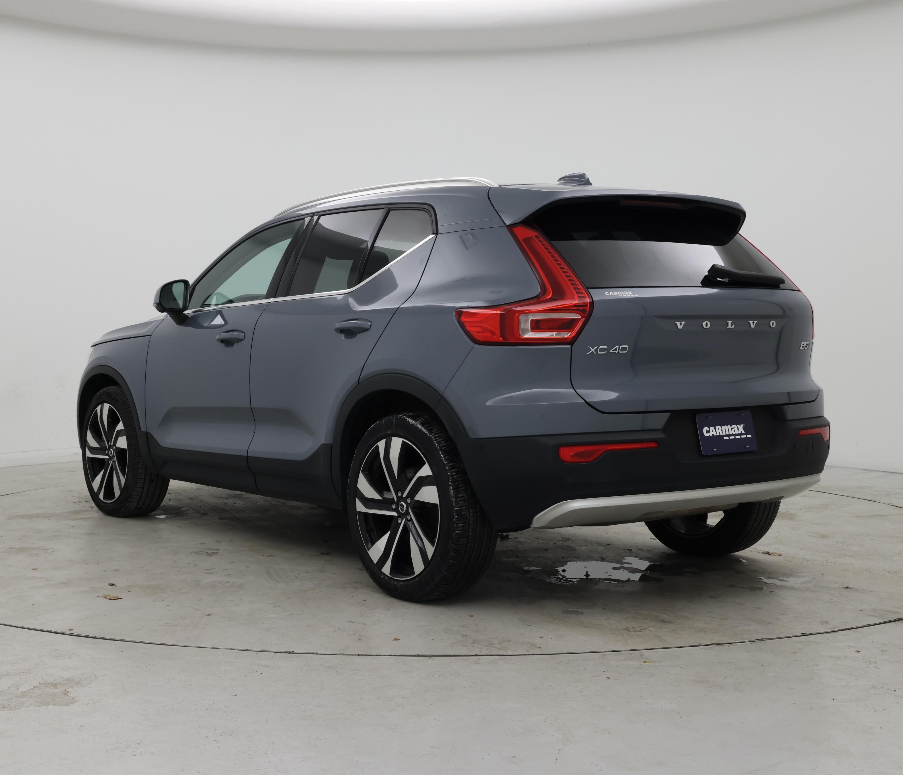 Thumbnail: 2023 Volvo XC40 - 2
