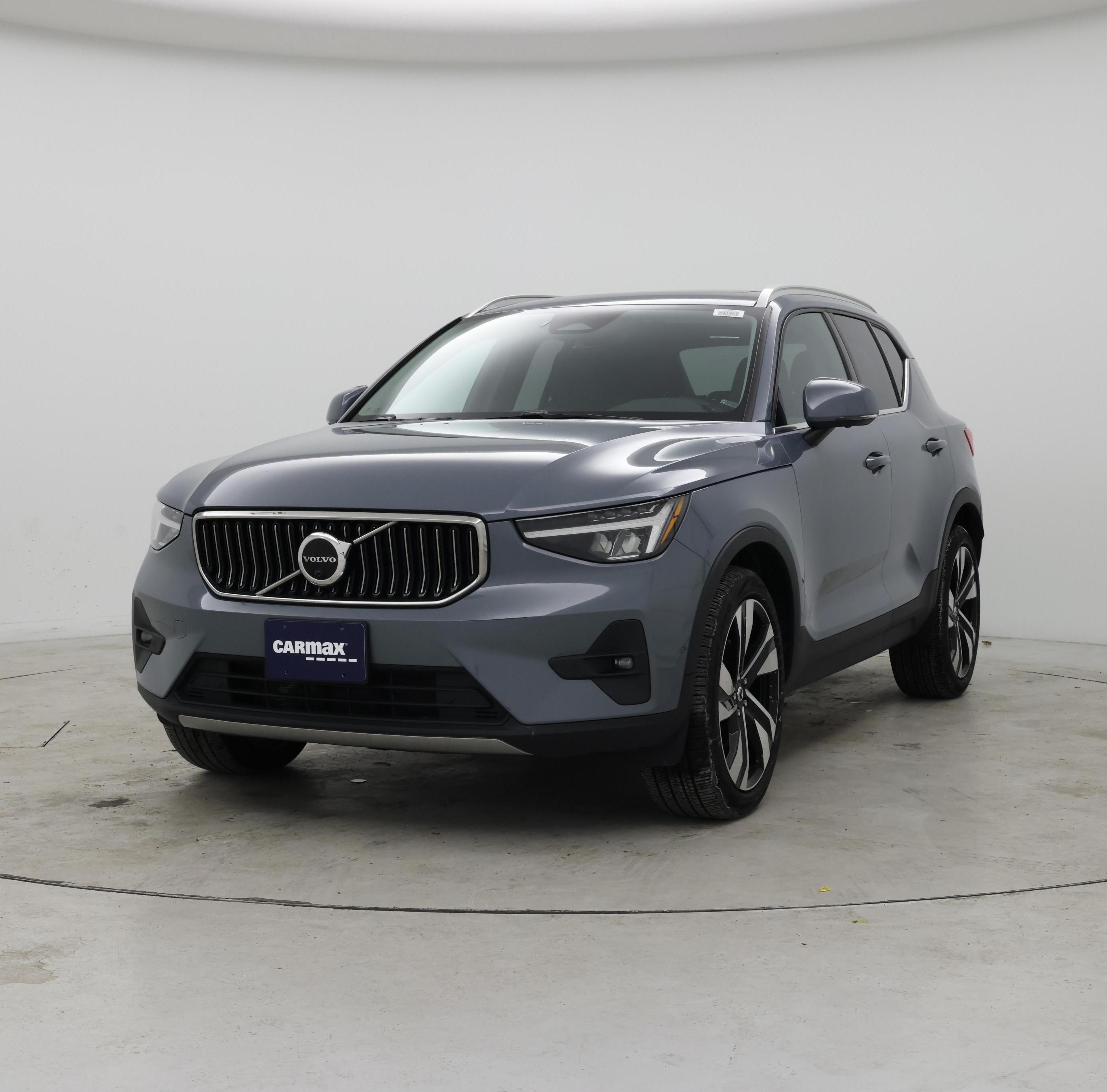 Thumbnail: 2023 Volvo XC40 - 4