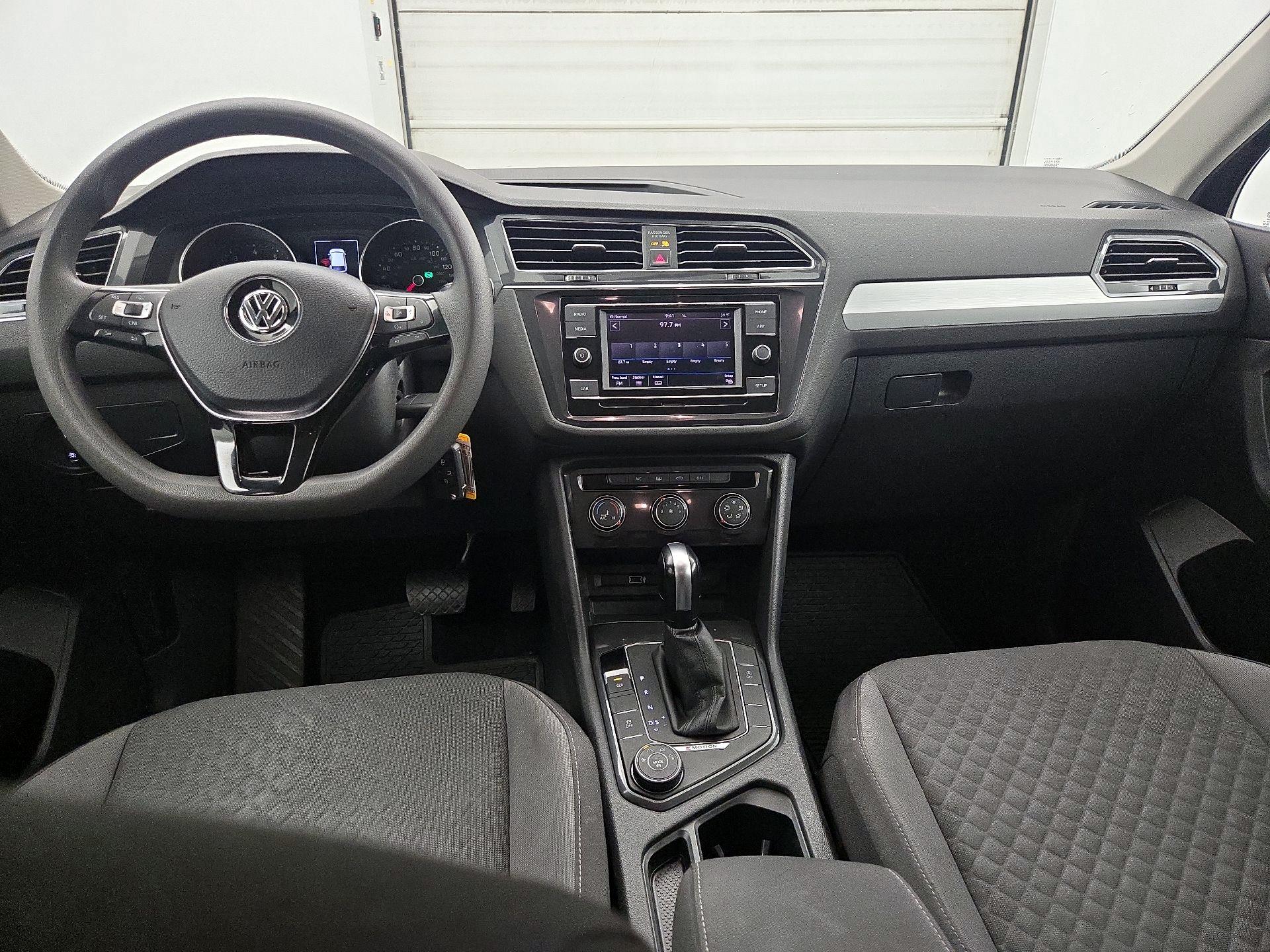 Thumbnail: 2018 Volkswagen Tiguan - 9