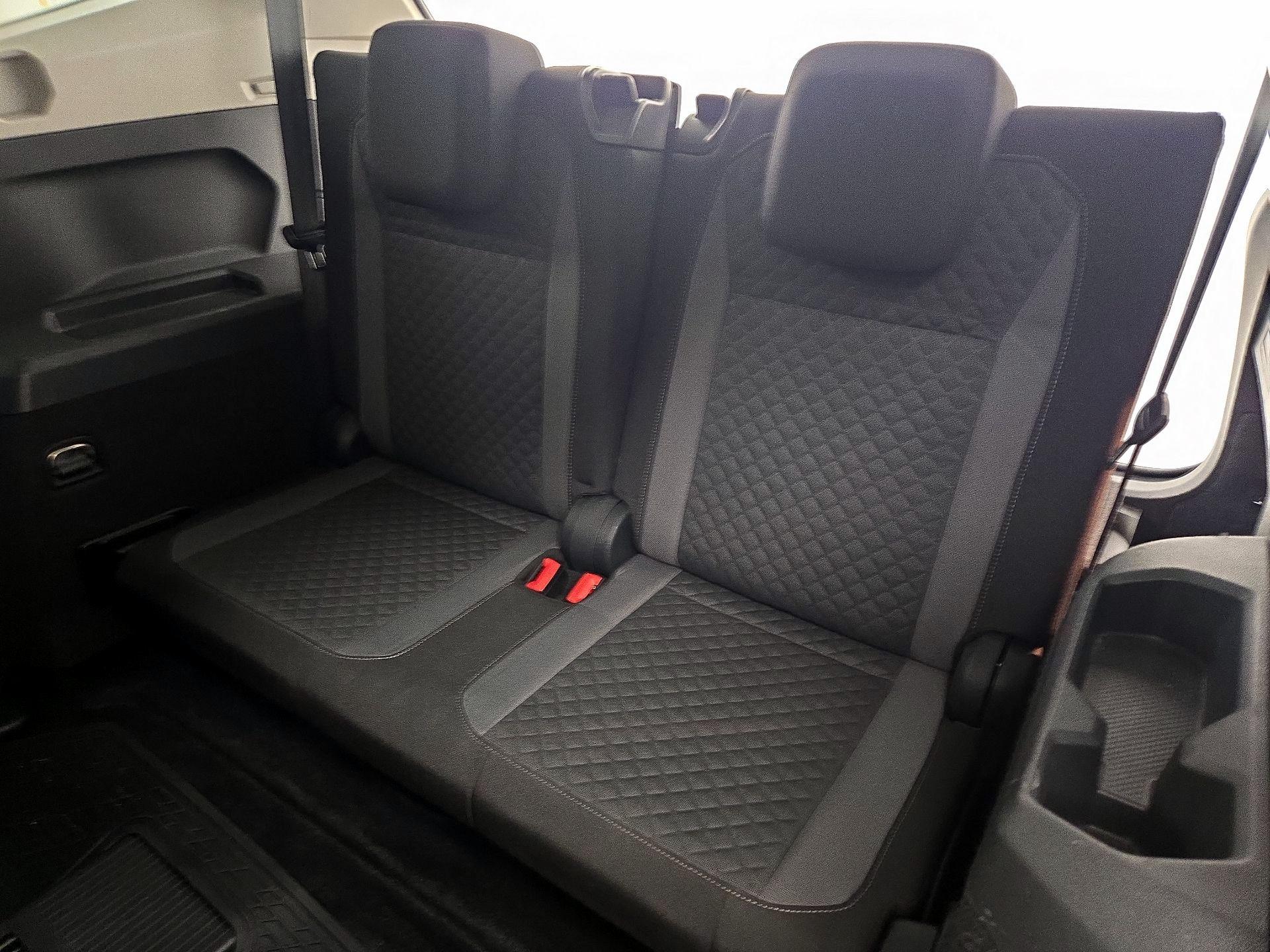 Thumbnail: 2018 Volkswagen Tiguan - 20