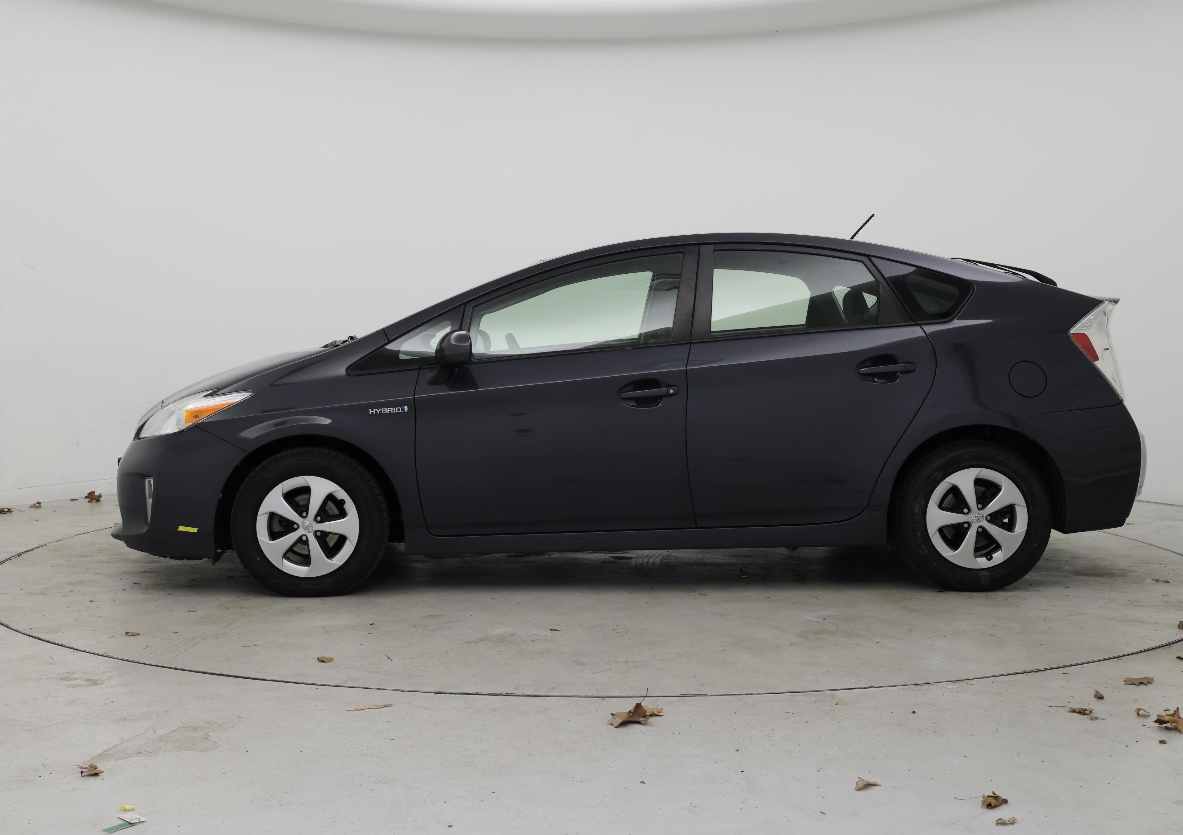 Thumbnail: 2015 Toyota Prius - 3