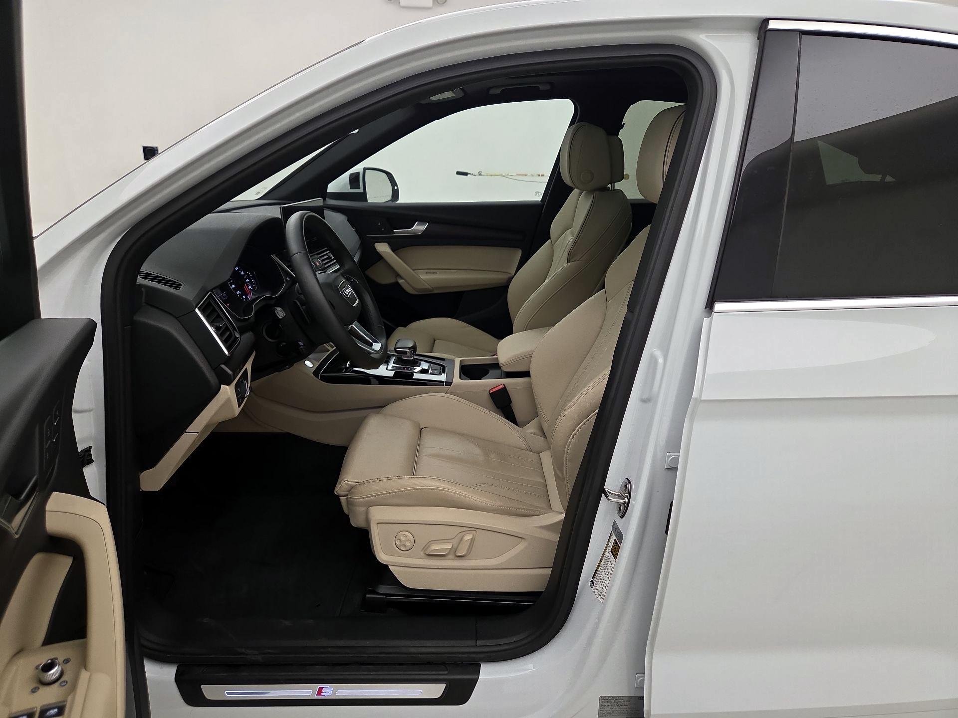 Thumbnail: 2023 Audi Q5 - 11