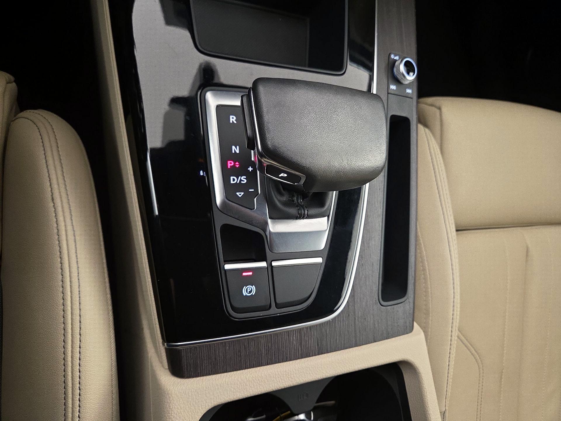 Thumbnail: 2023 Audi Q5 - 17