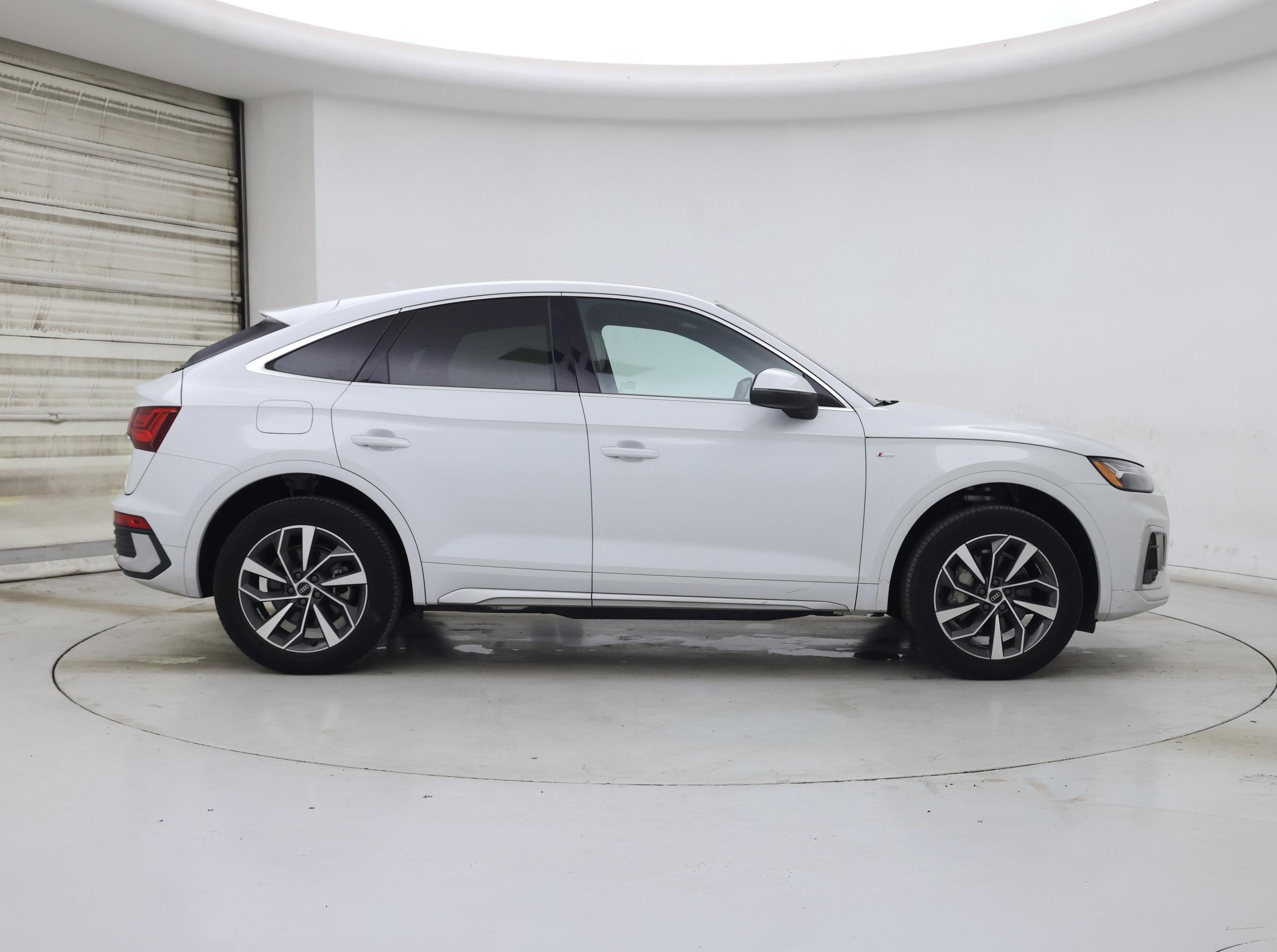 Thumbnail: 2023 Audi Q5 - 7