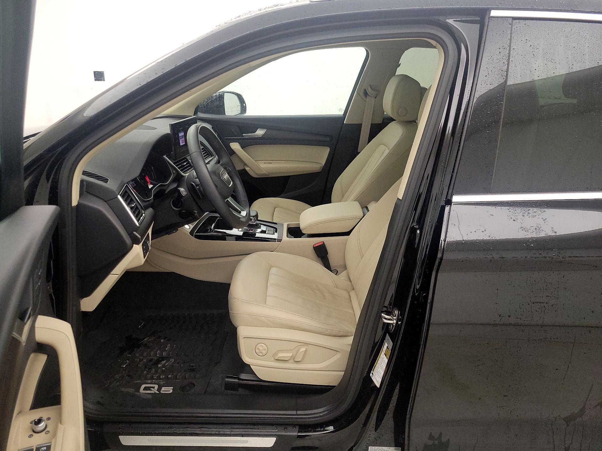 Thumbnail: 2023 Audi Q5 - 11