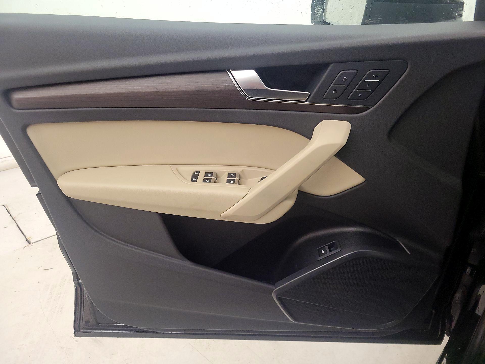 Thumbnail: 2023 Audi Q5 - 12