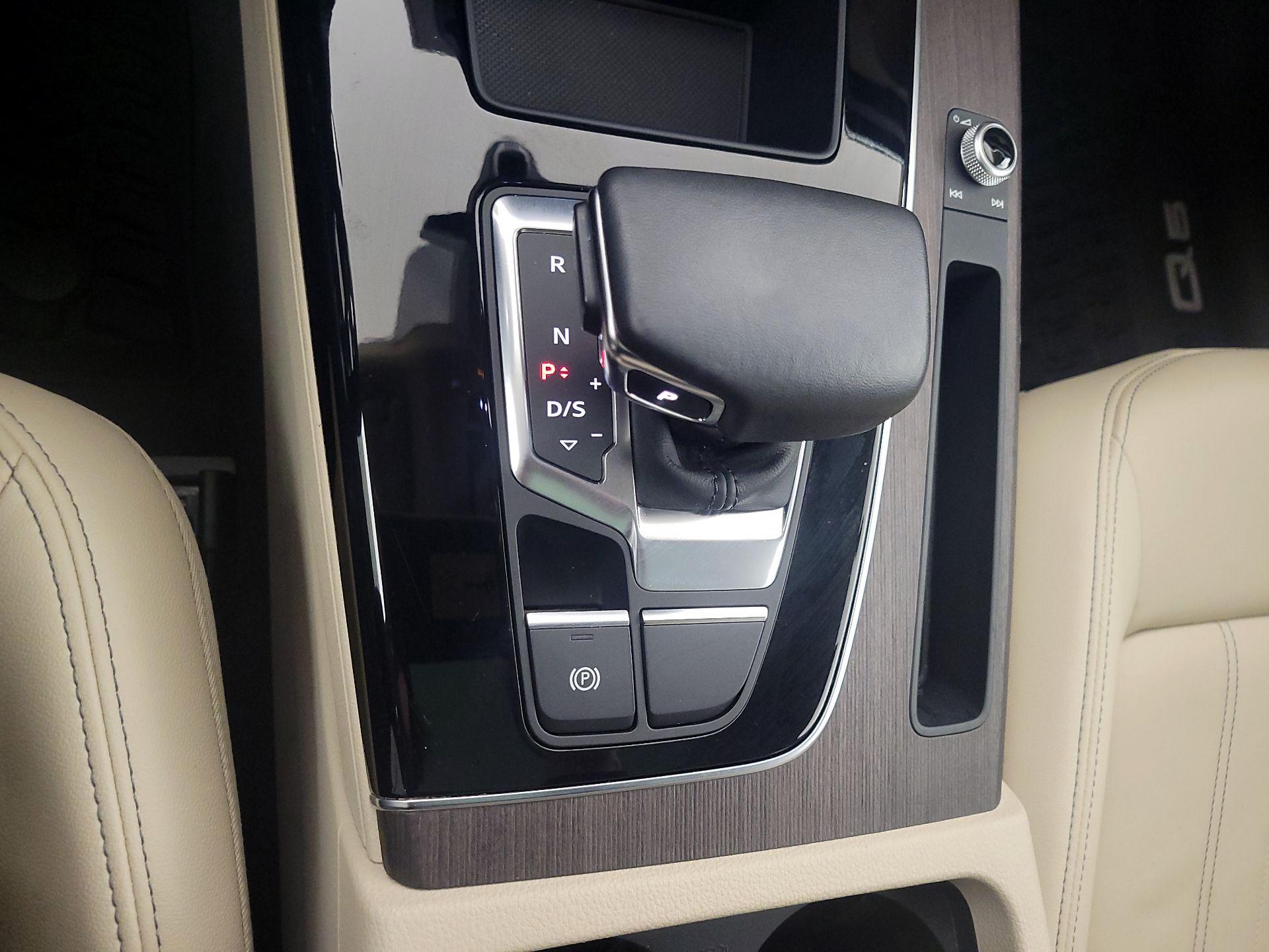 Thumbnail: 2023 Audi Q5 - 17