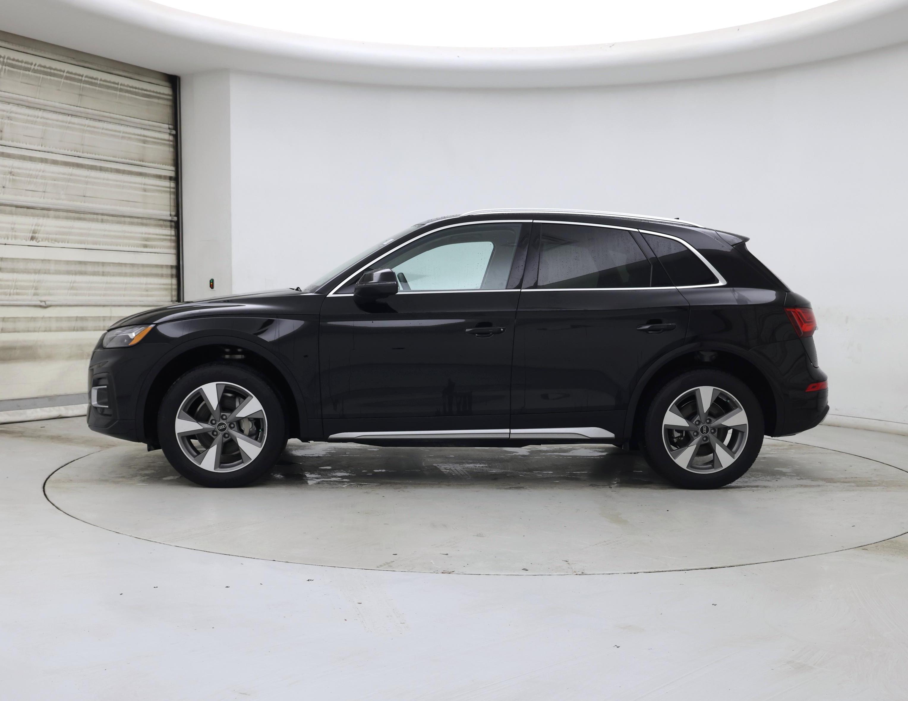 Thumbnail: 2023 Audi Q5 - 3