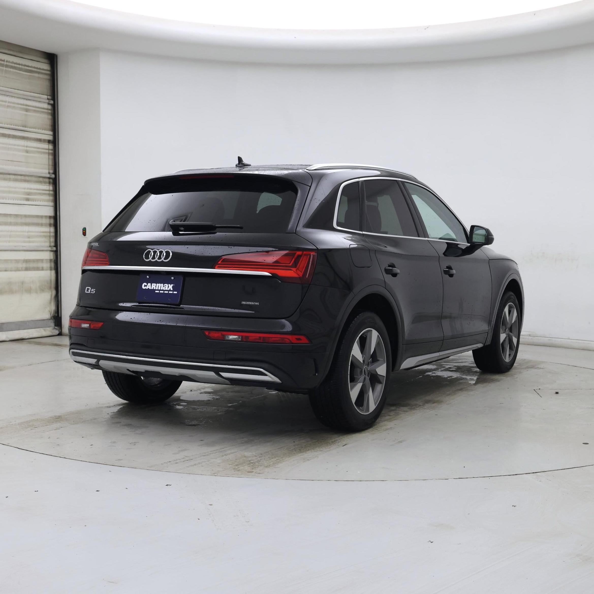 Thumbnail: 2023 Audi Q5 - 8