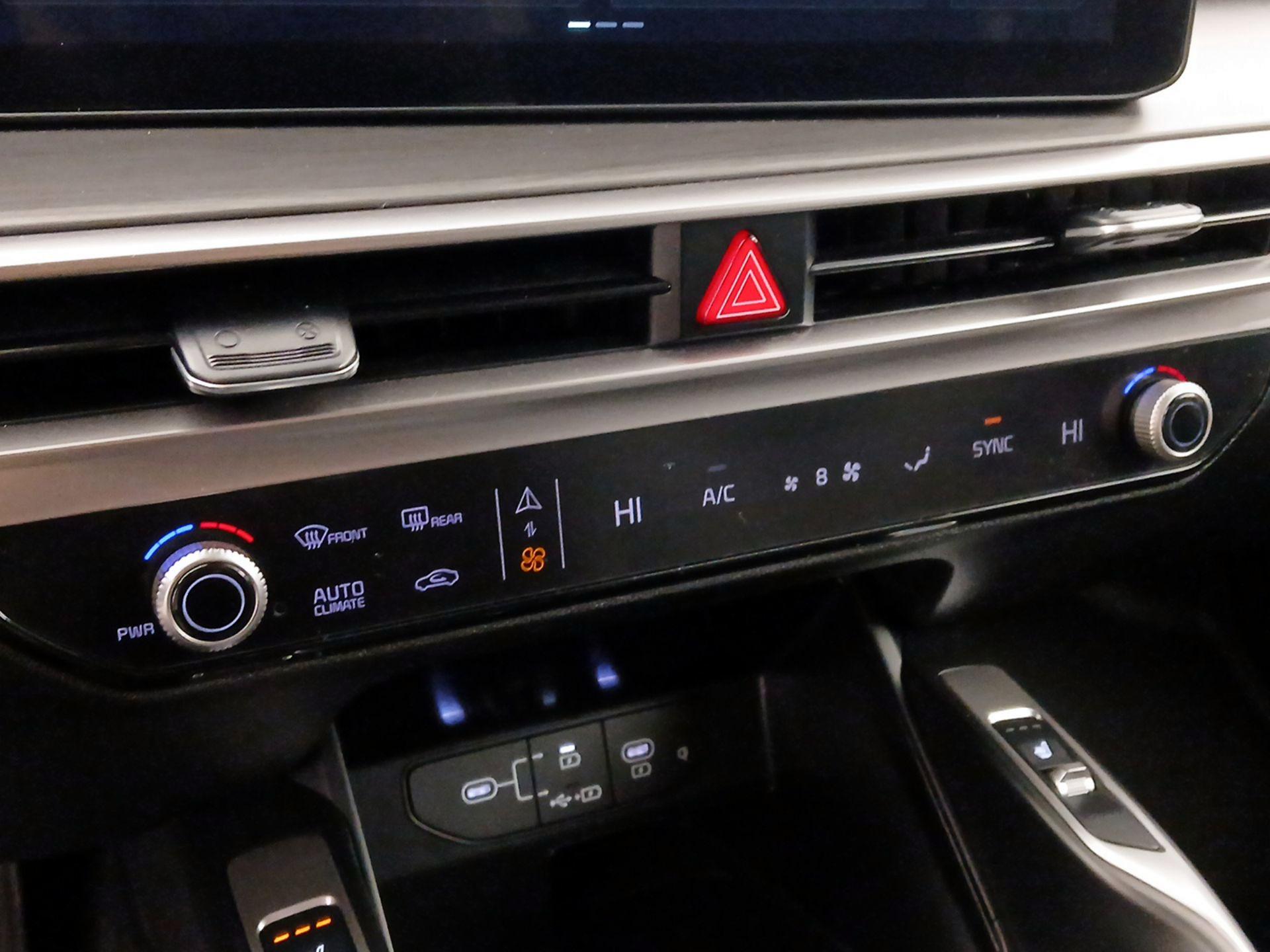 Thumbnail: 2024 Kia Sorento - 17