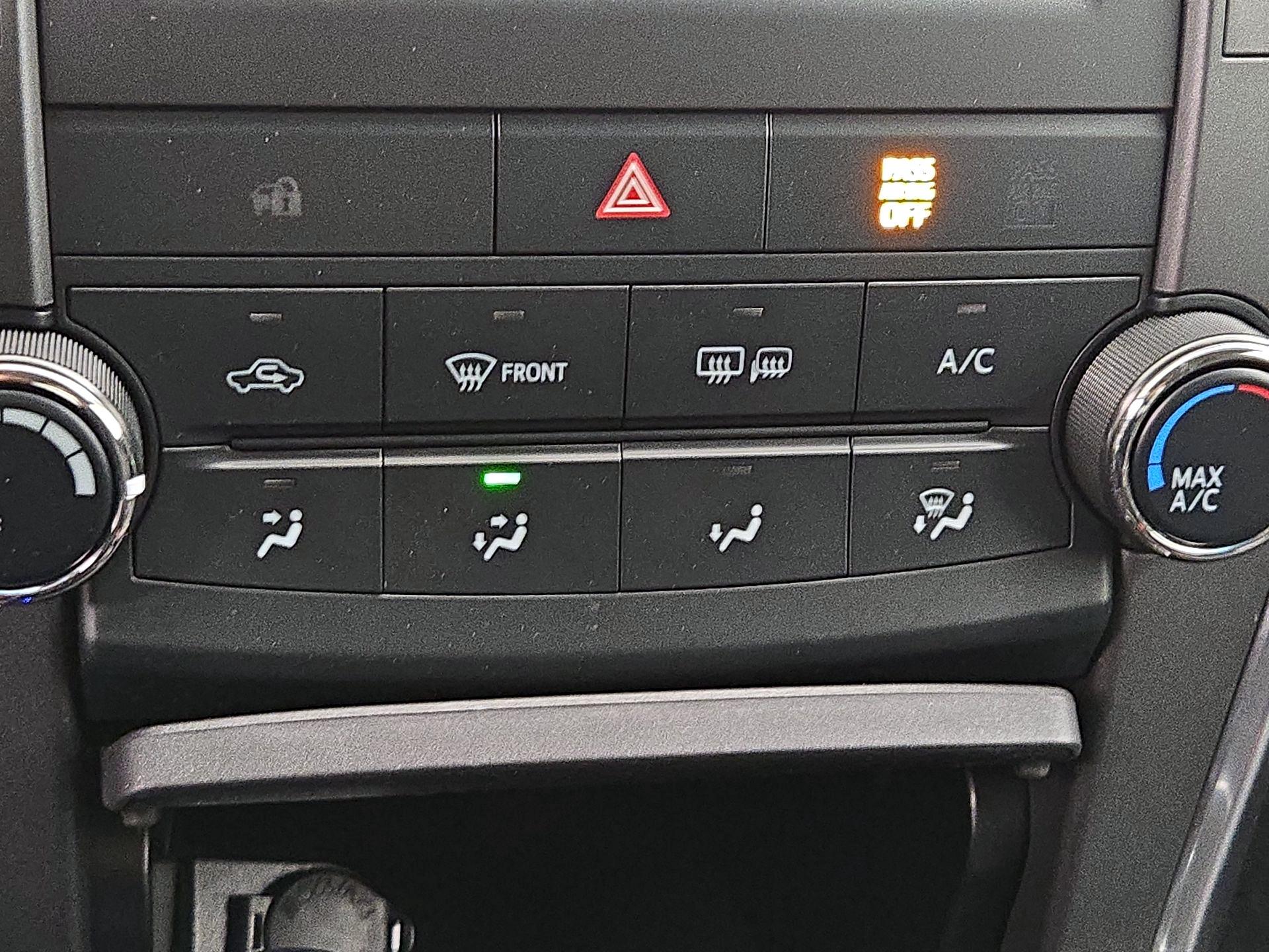 Thumbnail: 2017 Toyota Camry - 16