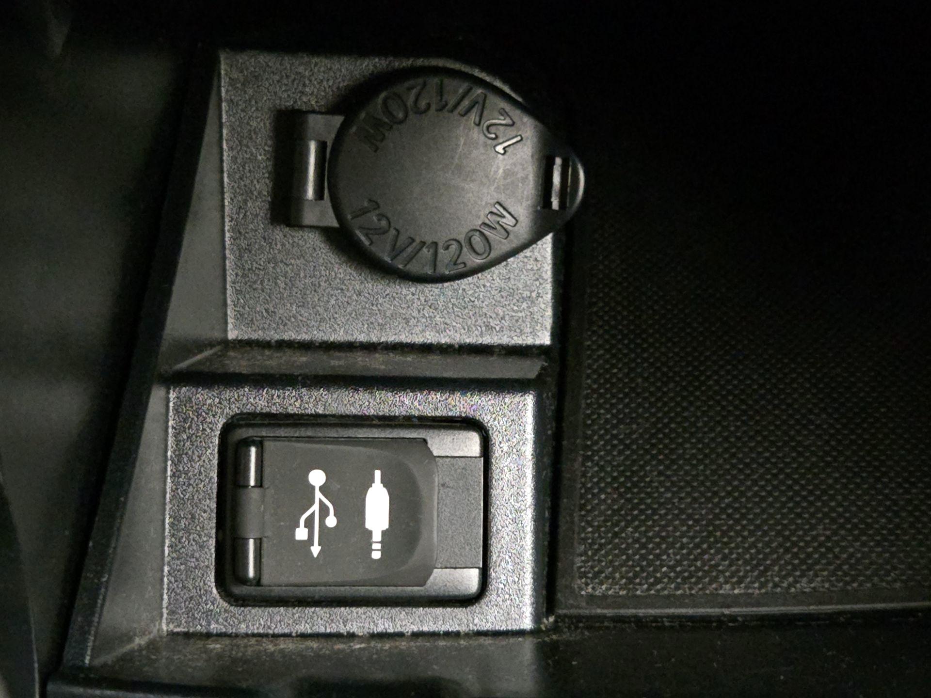 Thumbnail: 2017 Toyota Camry - 18