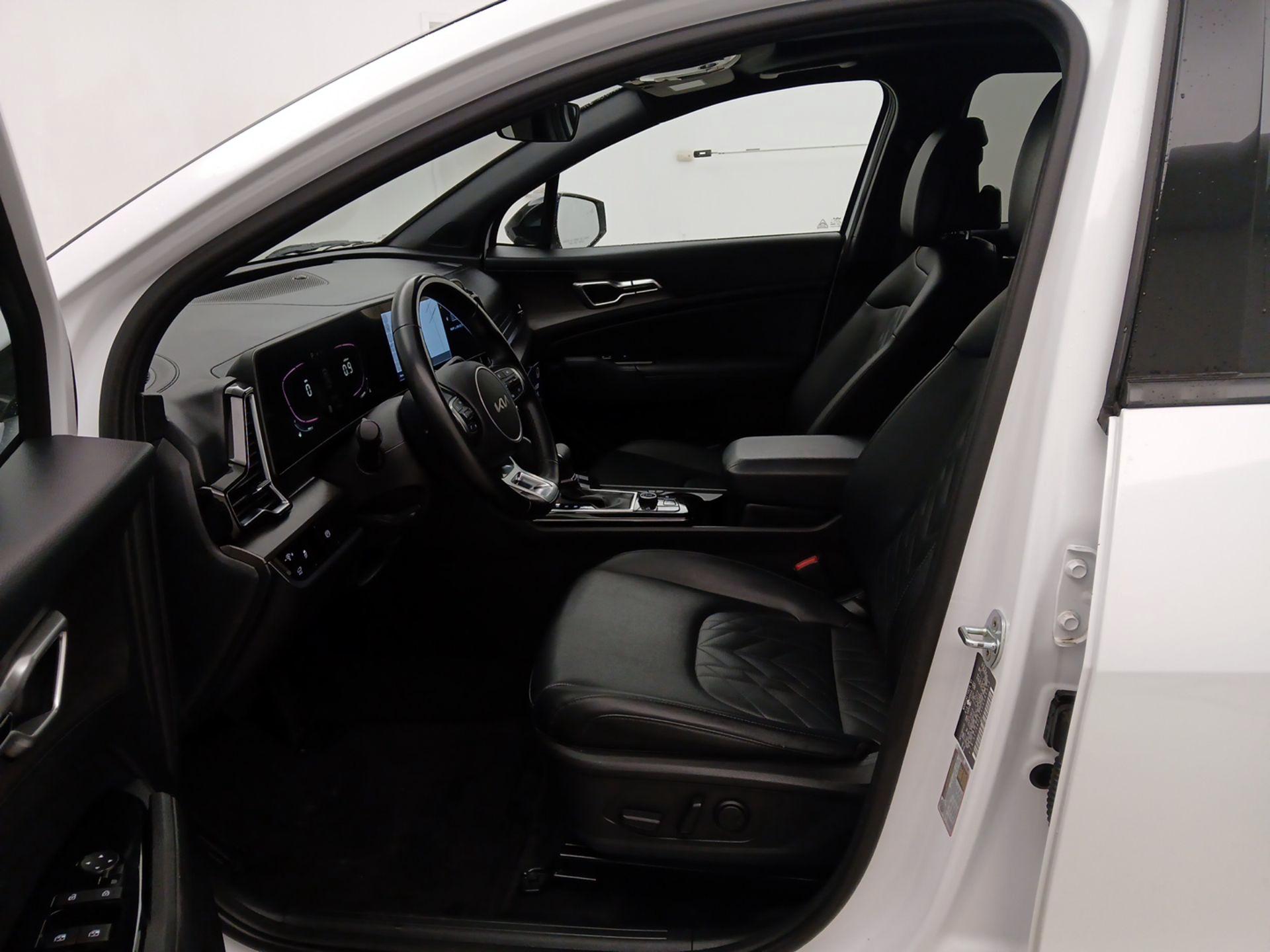 Thumbnail: 2023 Kia Sportage - 11