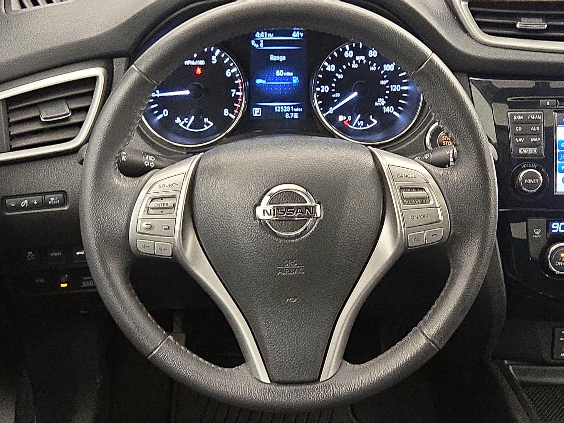 Thumbnail: 2016 Nissan Rogue - 10