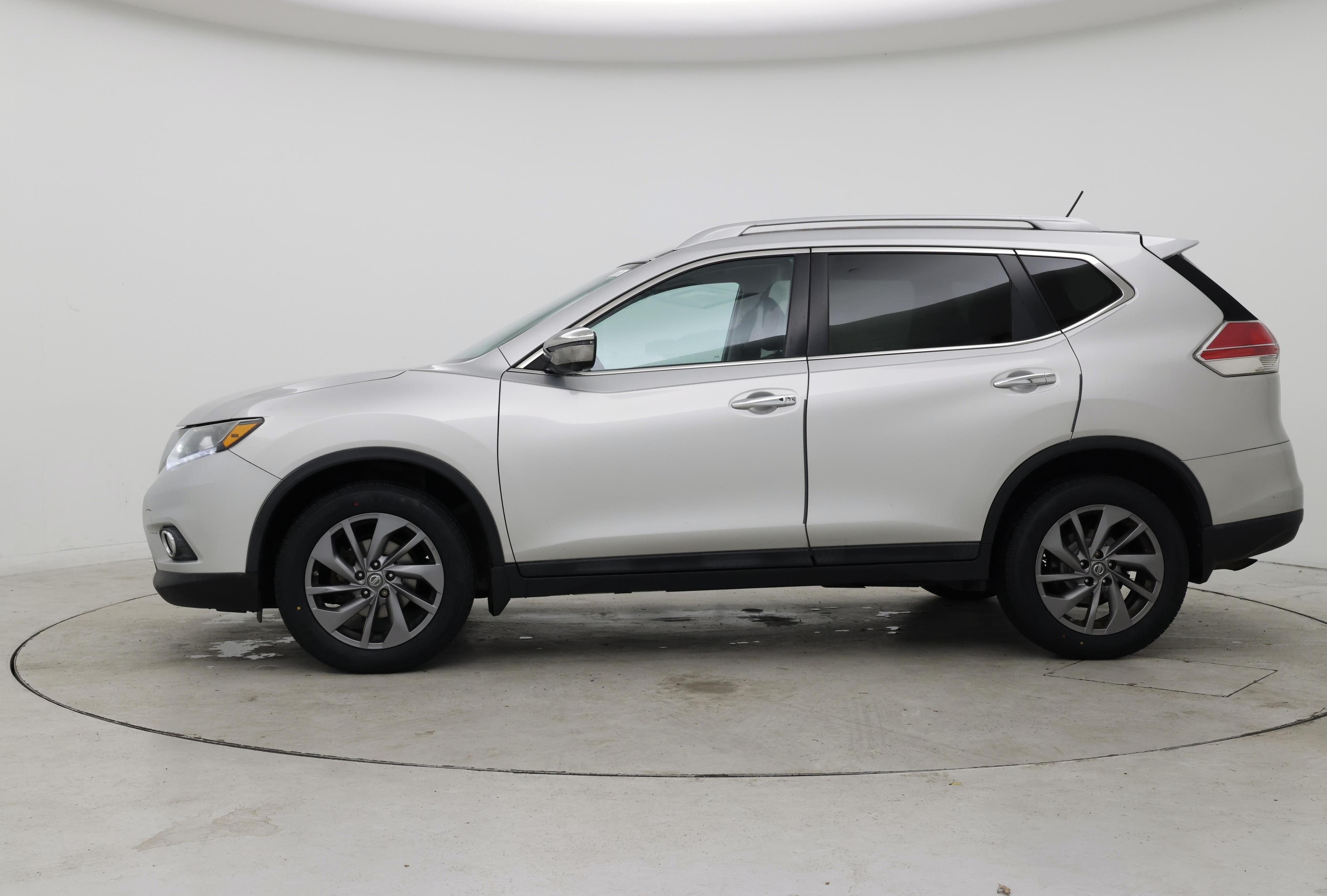 Thumbnail: 2016 Nissan Rogue - 3