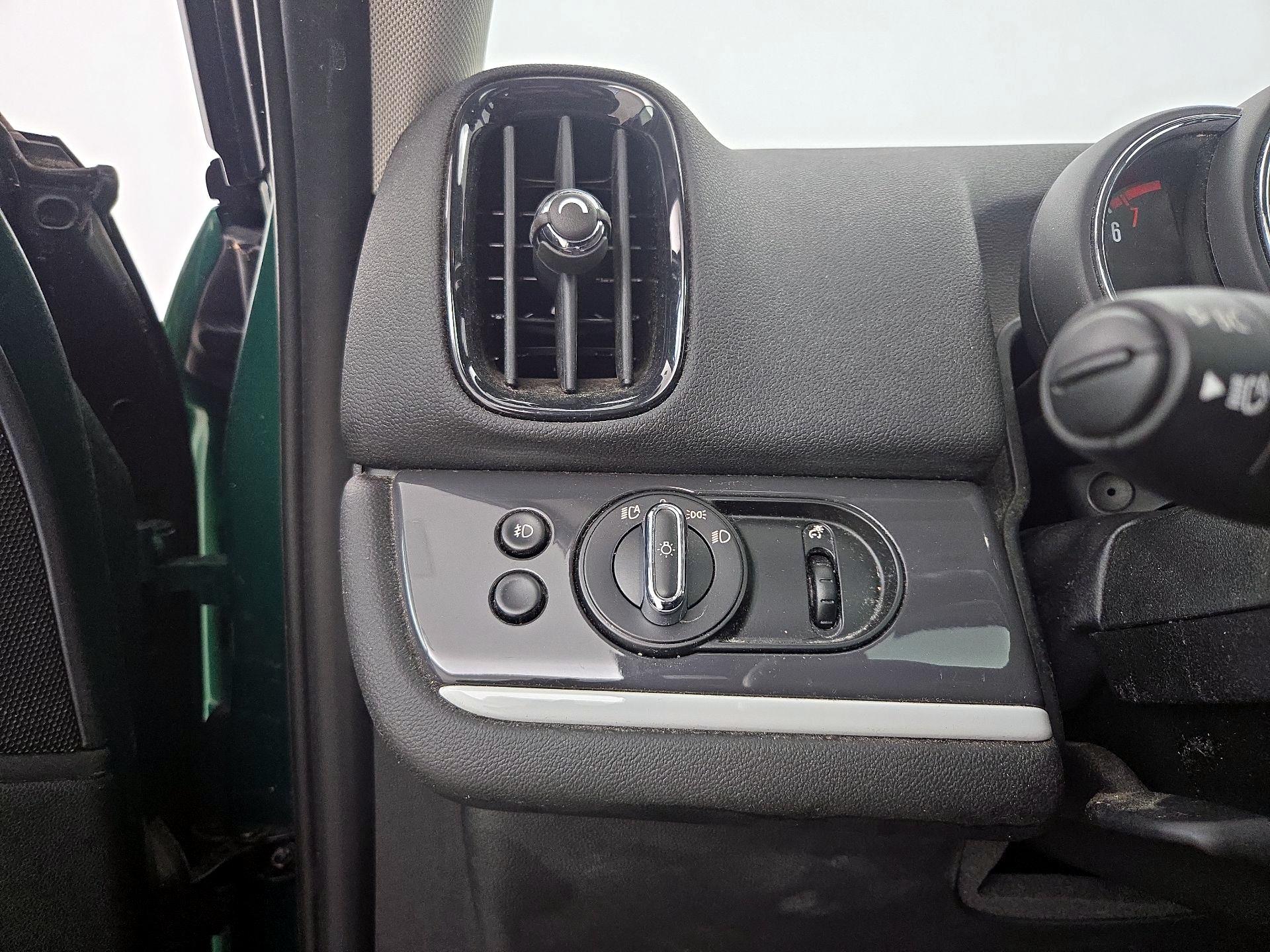 Thumbnail: 2020 MINI Cooper Countryman - 13