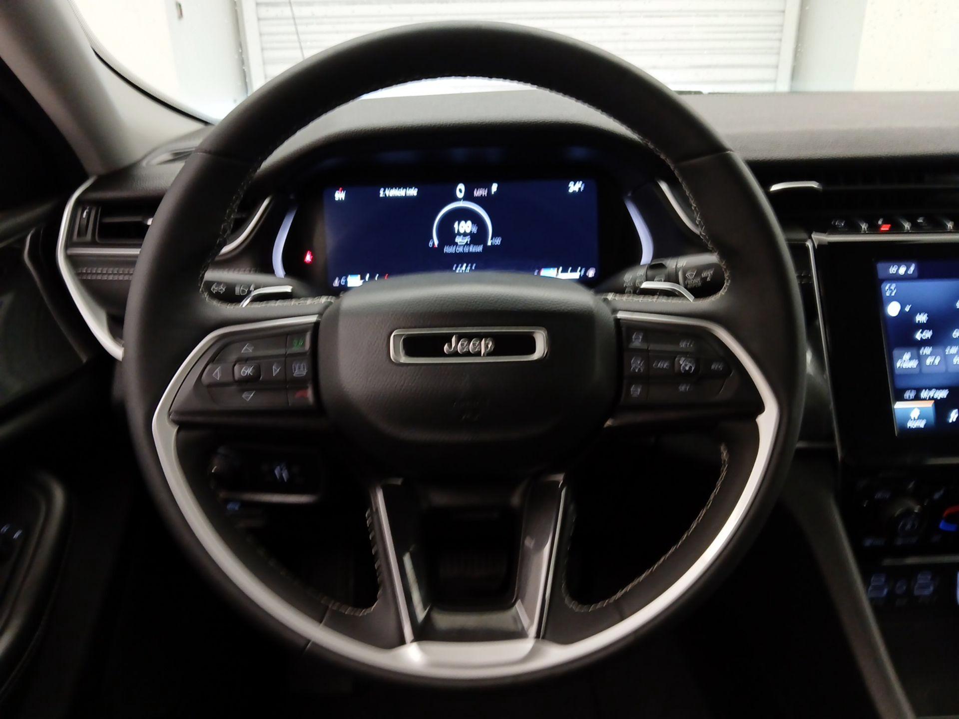 Thumbnail: 2023 Jeep Grand Cherokee - 10