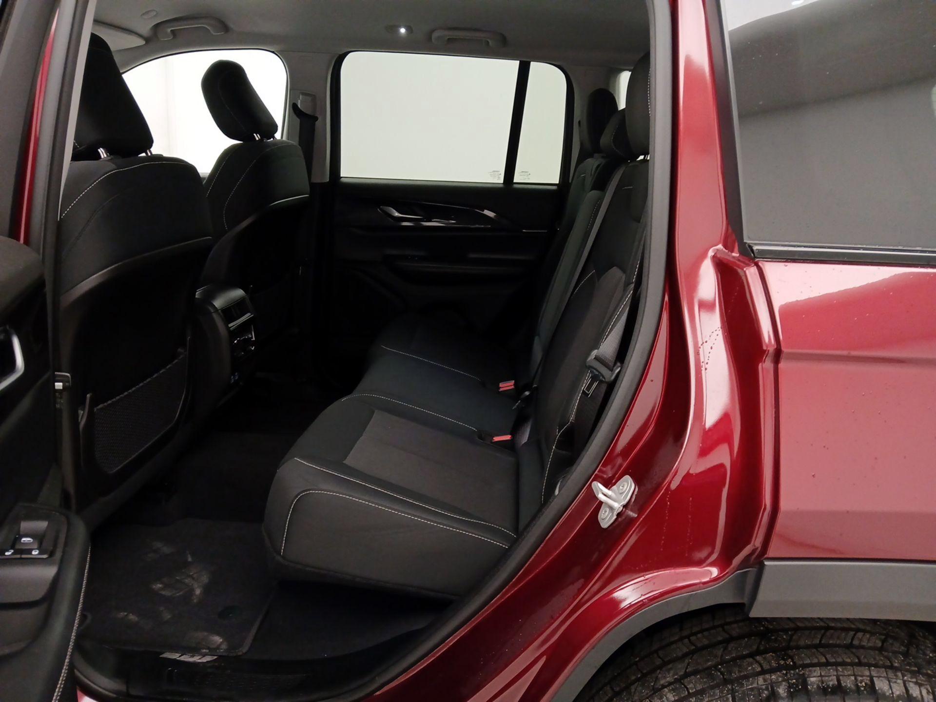 Thumbnail: 2023 Jeep Grand Cherokee - 19