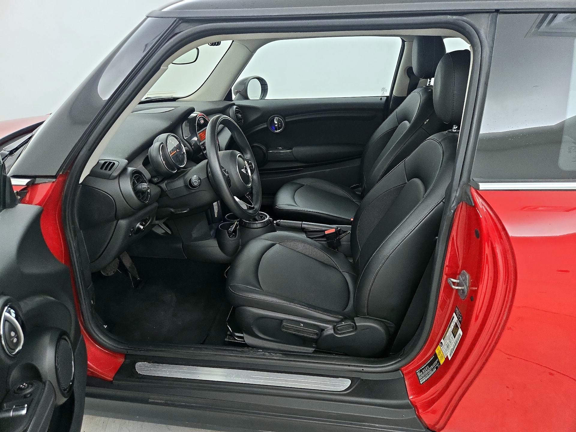 Thumbnail: 2015 MINI Cooper Hardtop - 11