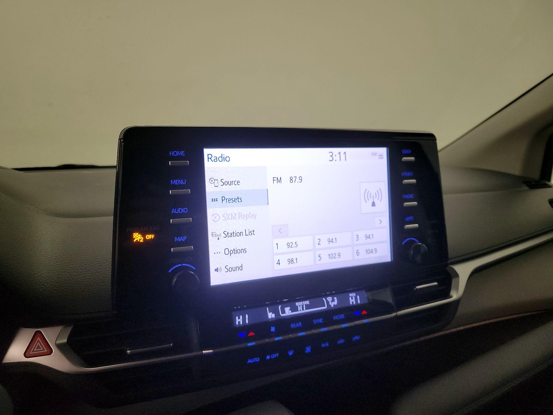 Thumbnail: 2022 Toyota Sienna - 15