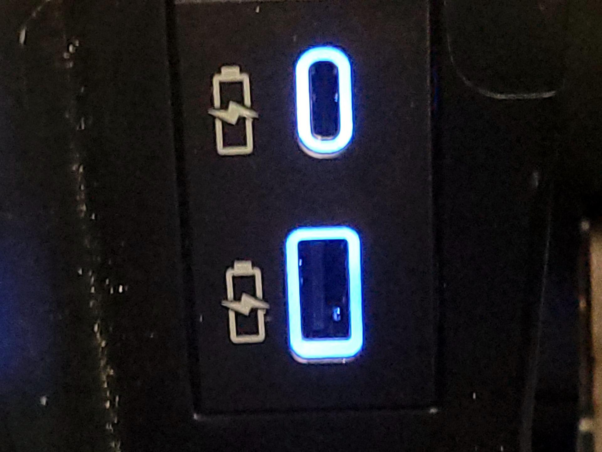 Thumbnail: 2022 Toyota Sienna - 18