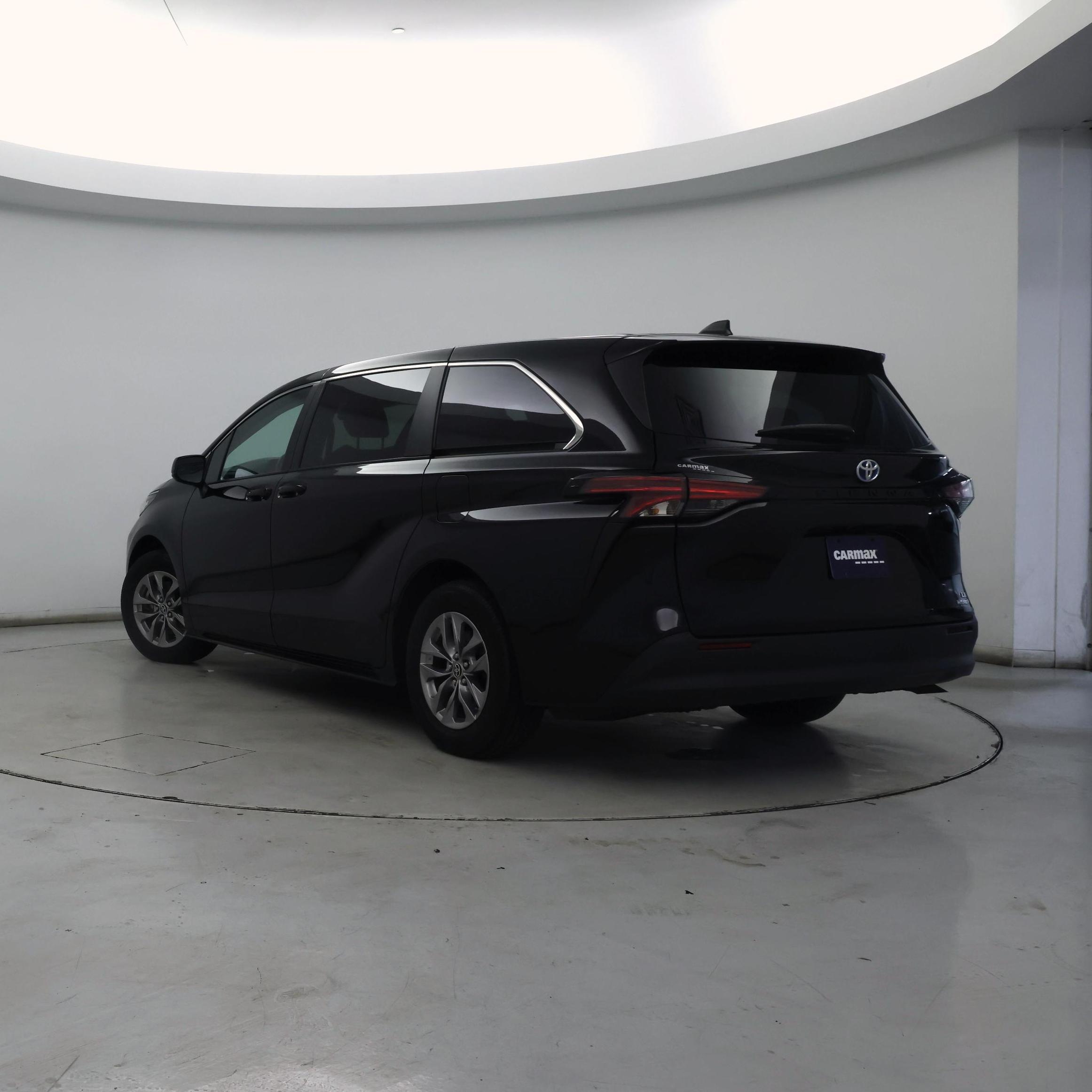 Thumbnail: 2022 Toyota Sienna - 2