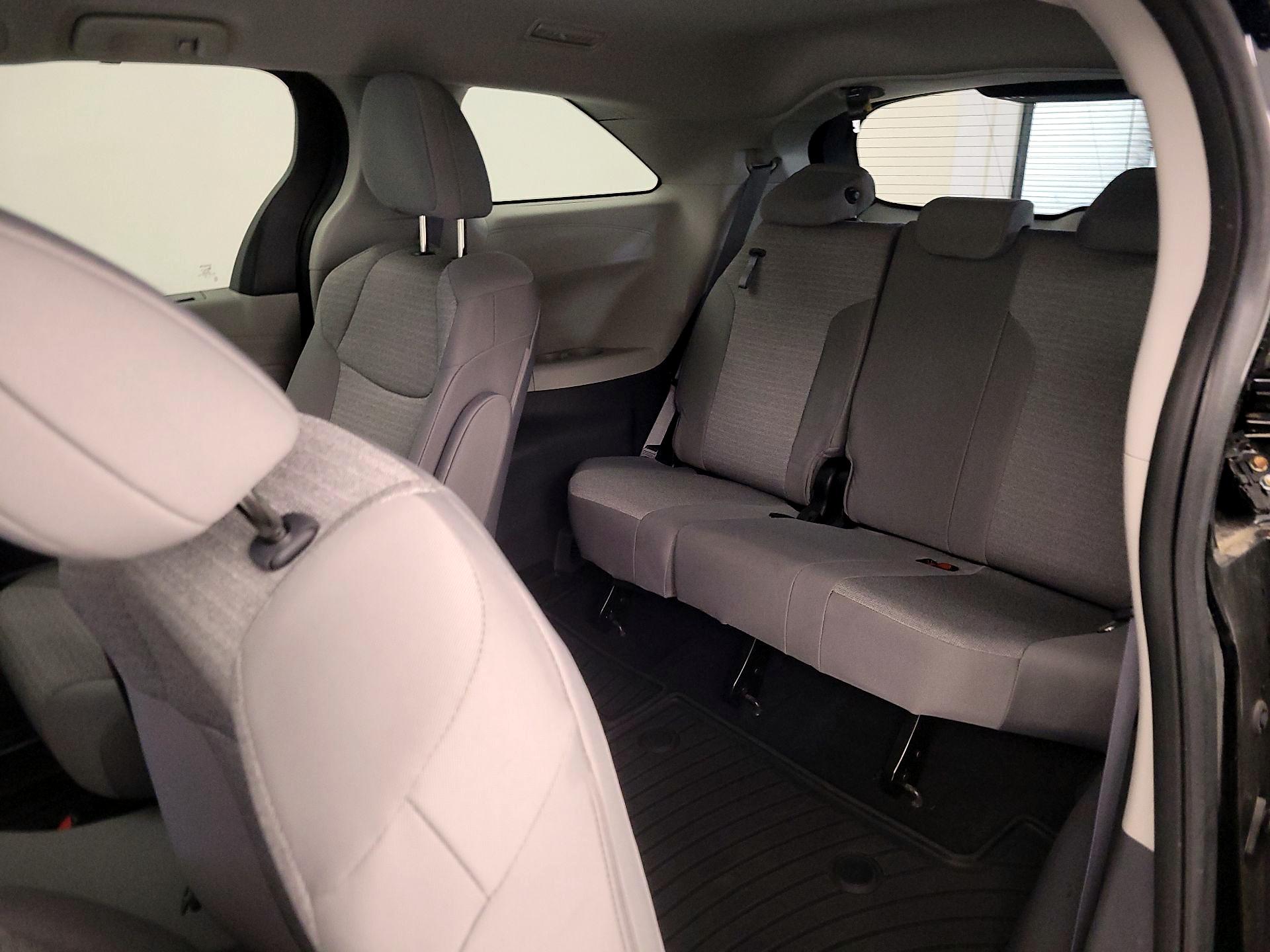 Thumbnail: 2022 Toyota Sienna - 20