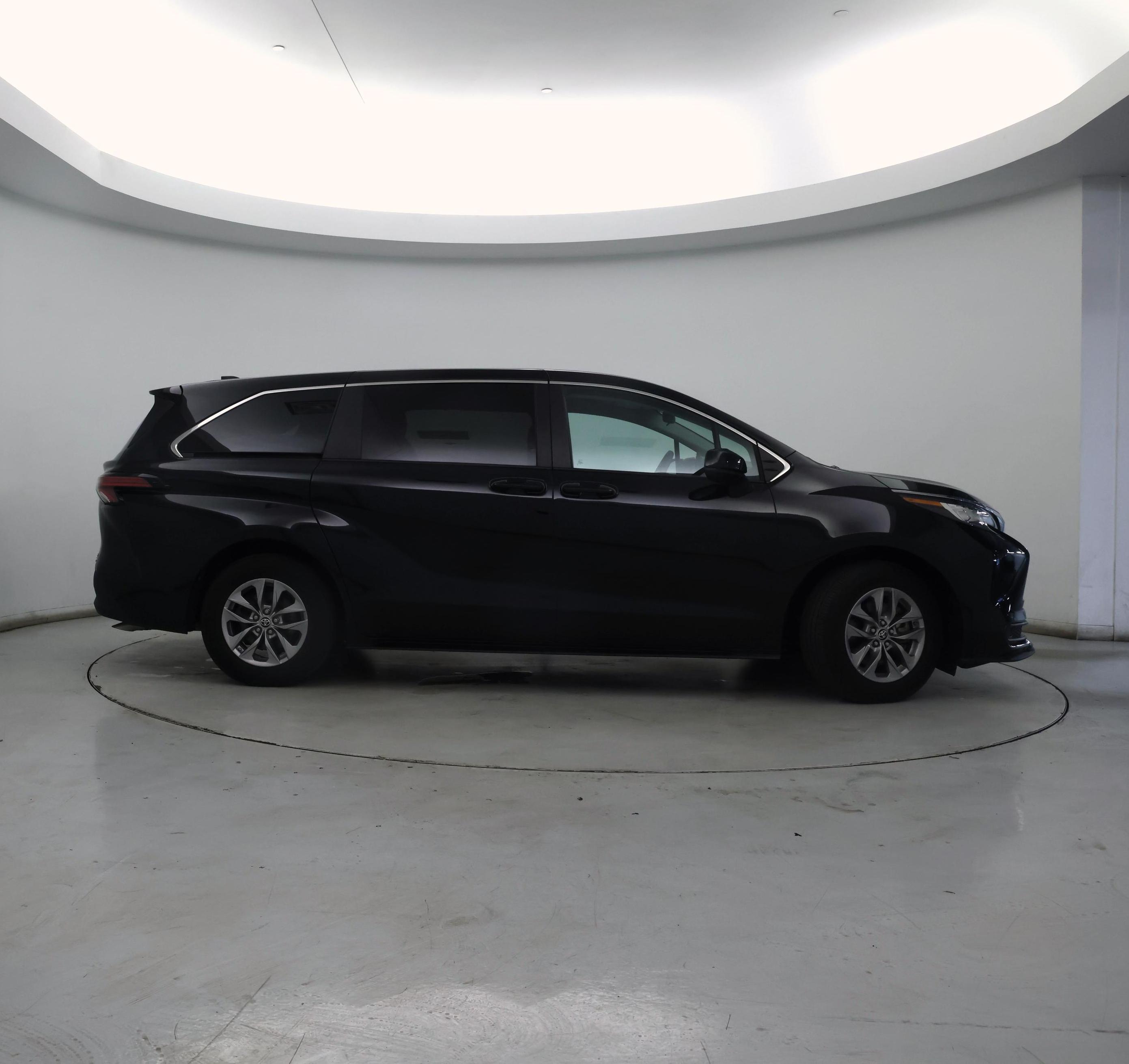 Thumbnail: 2022 Toyota Sienna - 7