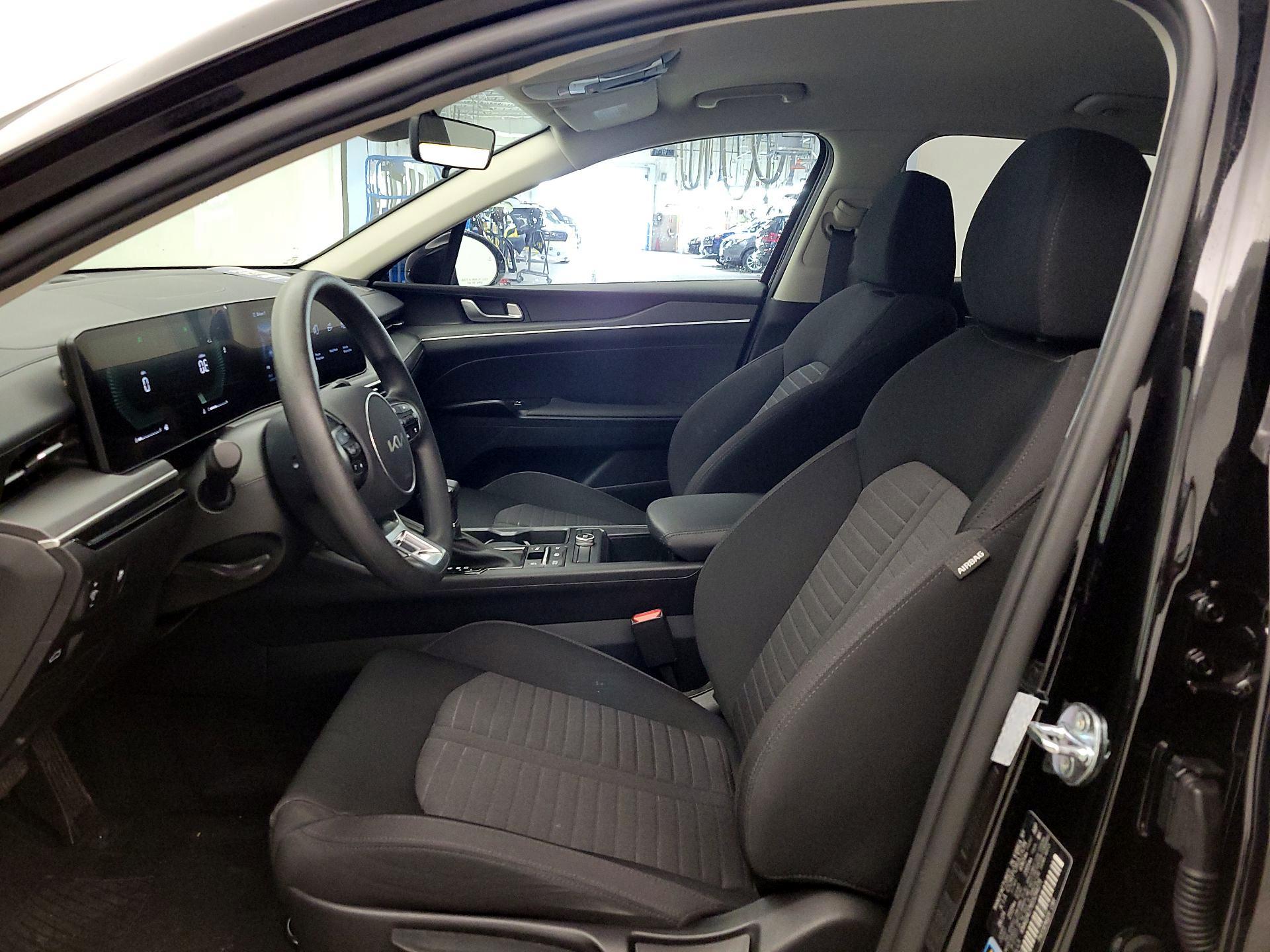 Thumbnail: 2025 Kia K5 - 11