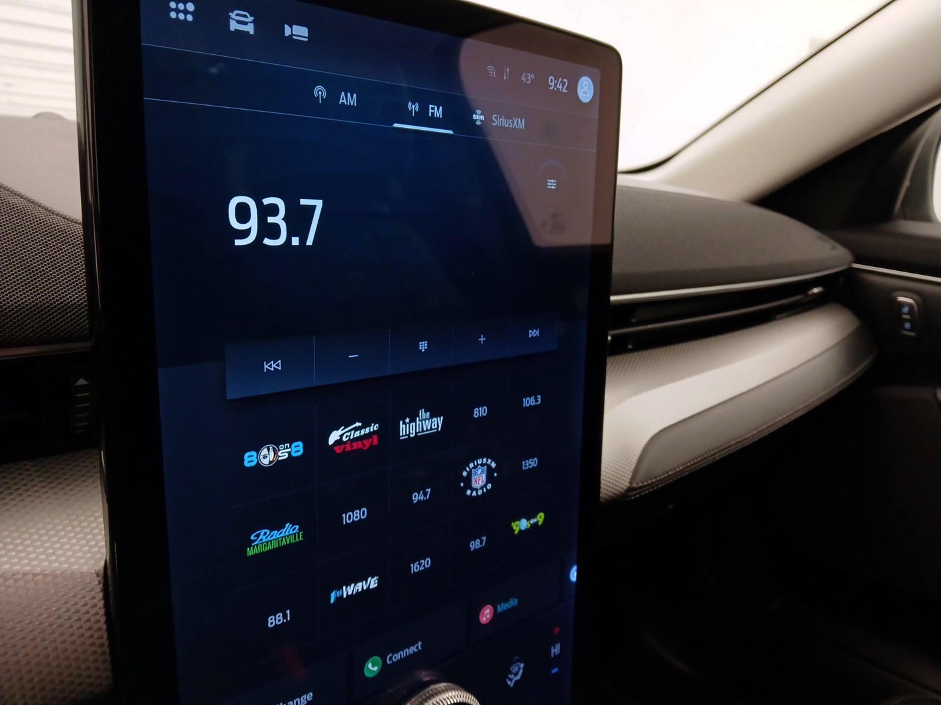 Thumbnail: 2022 Ford Mustang Mach-E - 16