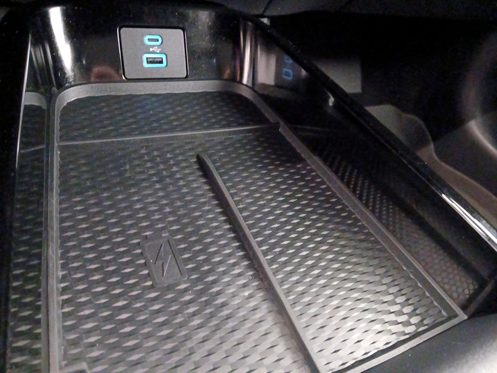 Thumbnail: 2022 Ford Mustang Mach-E - 19