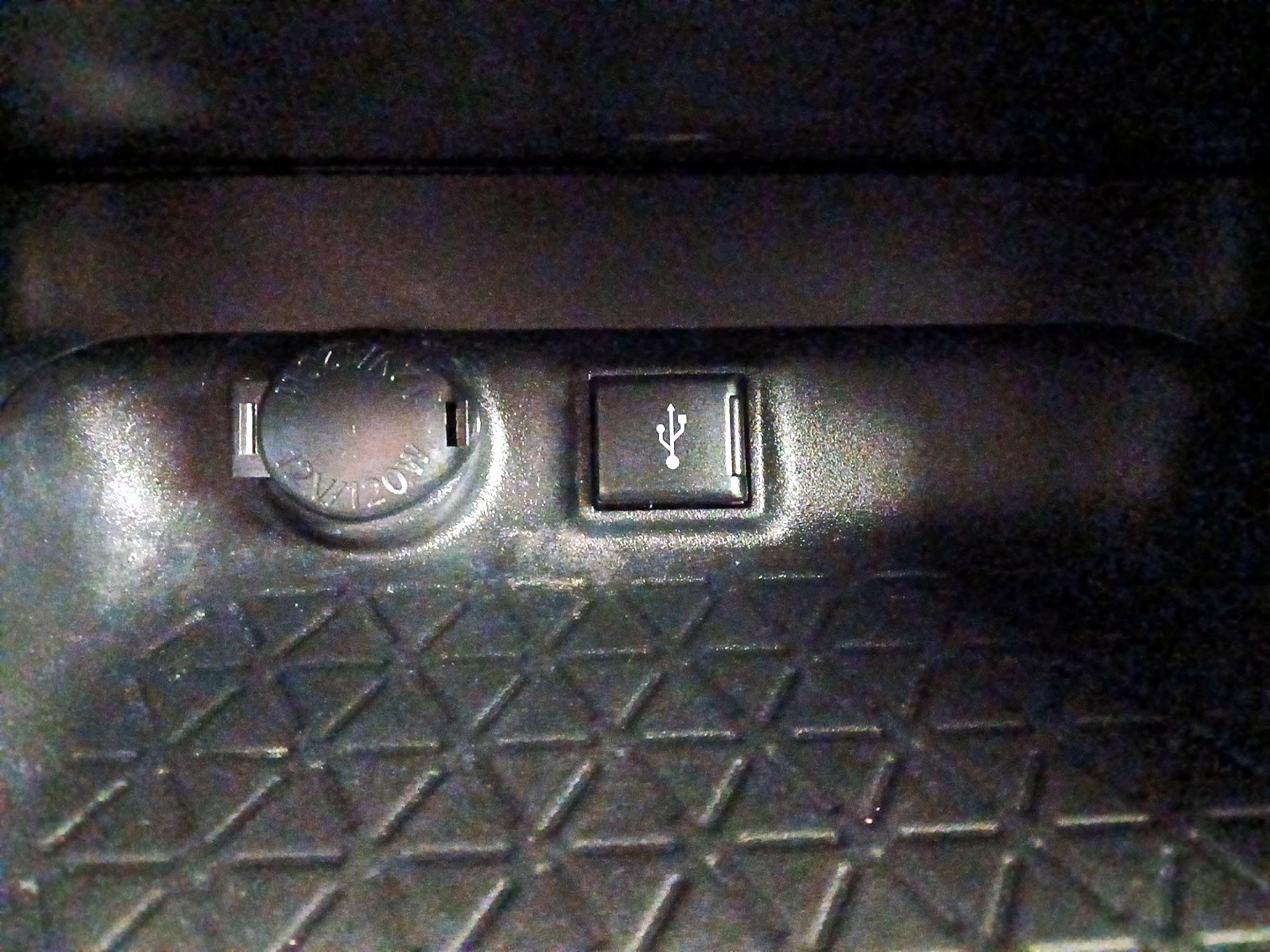 Thumbnail: 2020 Toyota RAV4 - 18