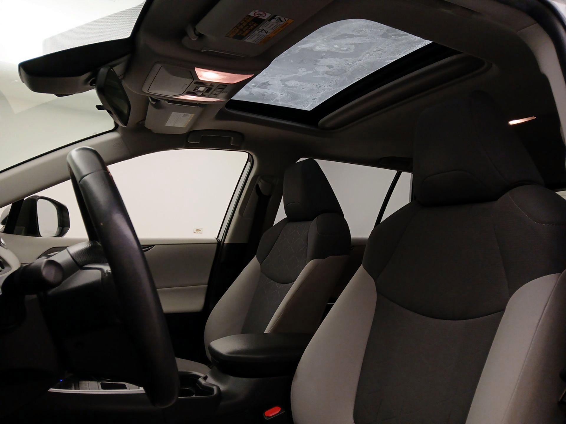 Thumbnail: 2020 Toyota RAV4 - 19