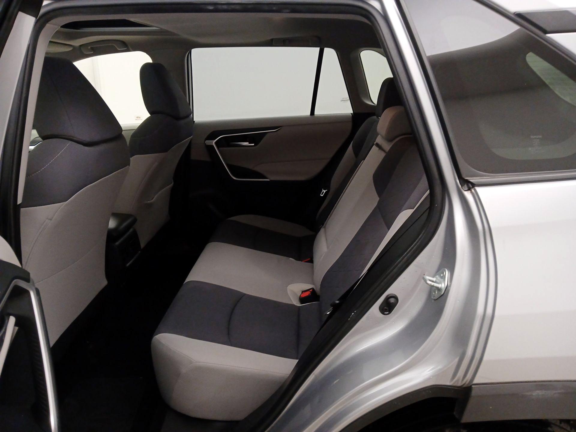 Thumbnail: 2020 Toyota RAV4 - 20