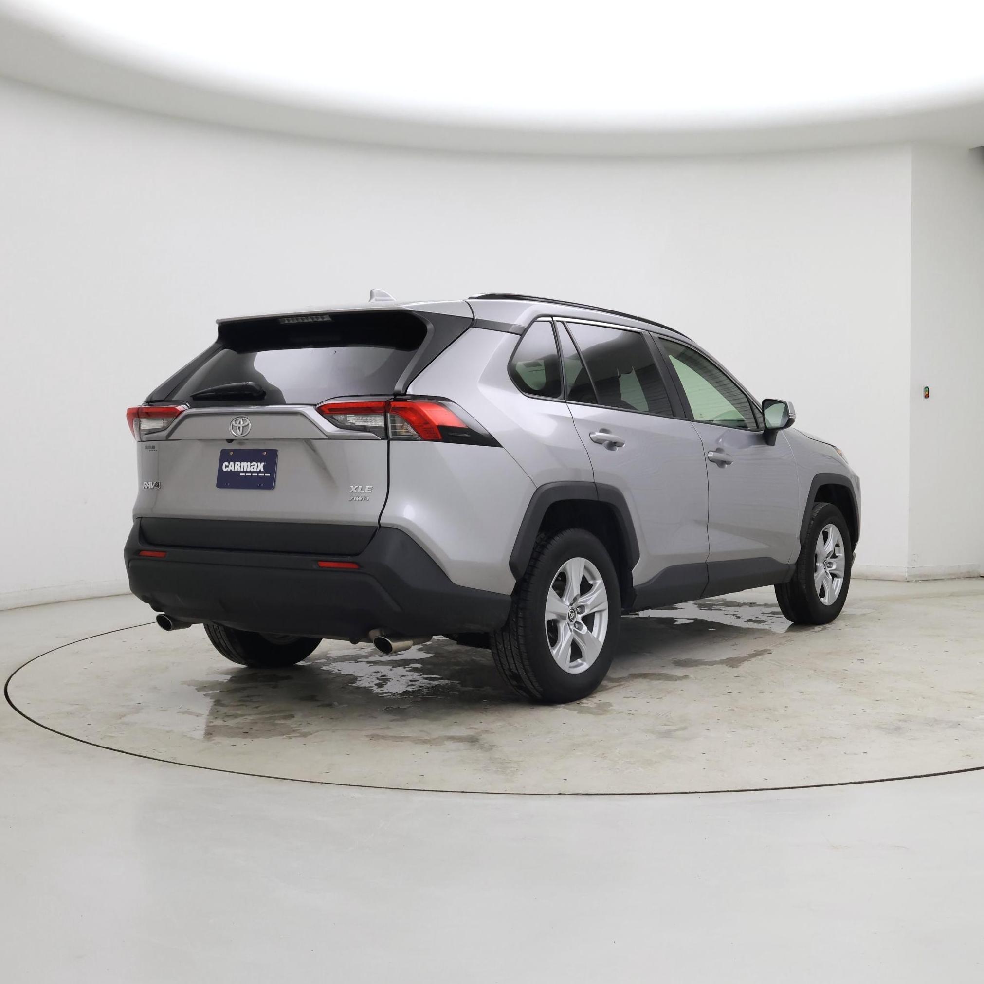 Thumbnail: 2020 Toyota RAV4 - 8