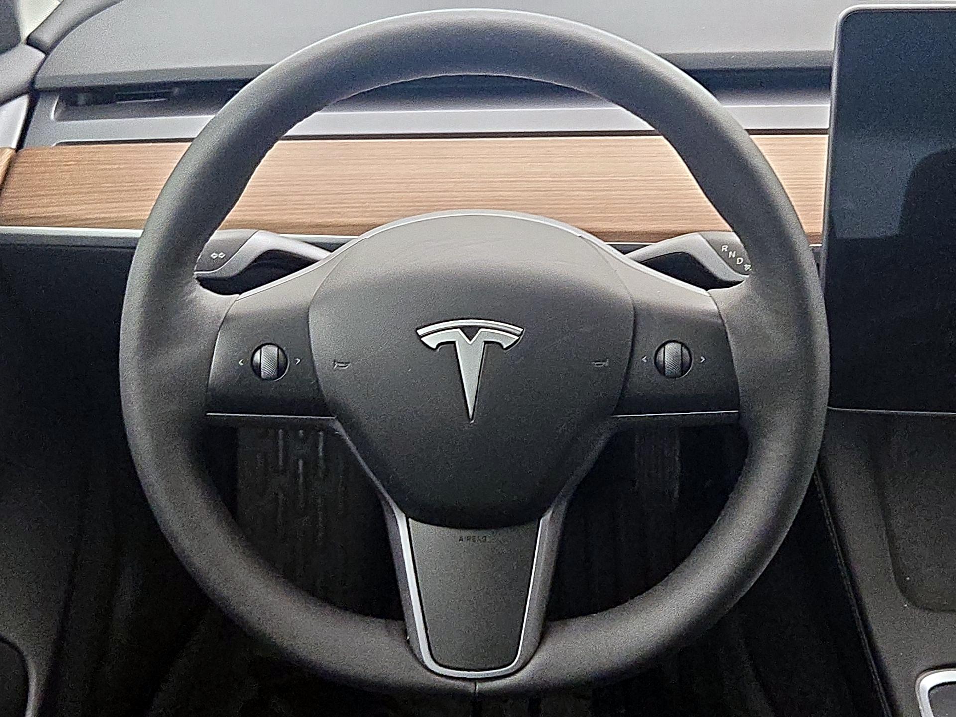 Thumbnail: 2023 Tesla Model 3 - 10