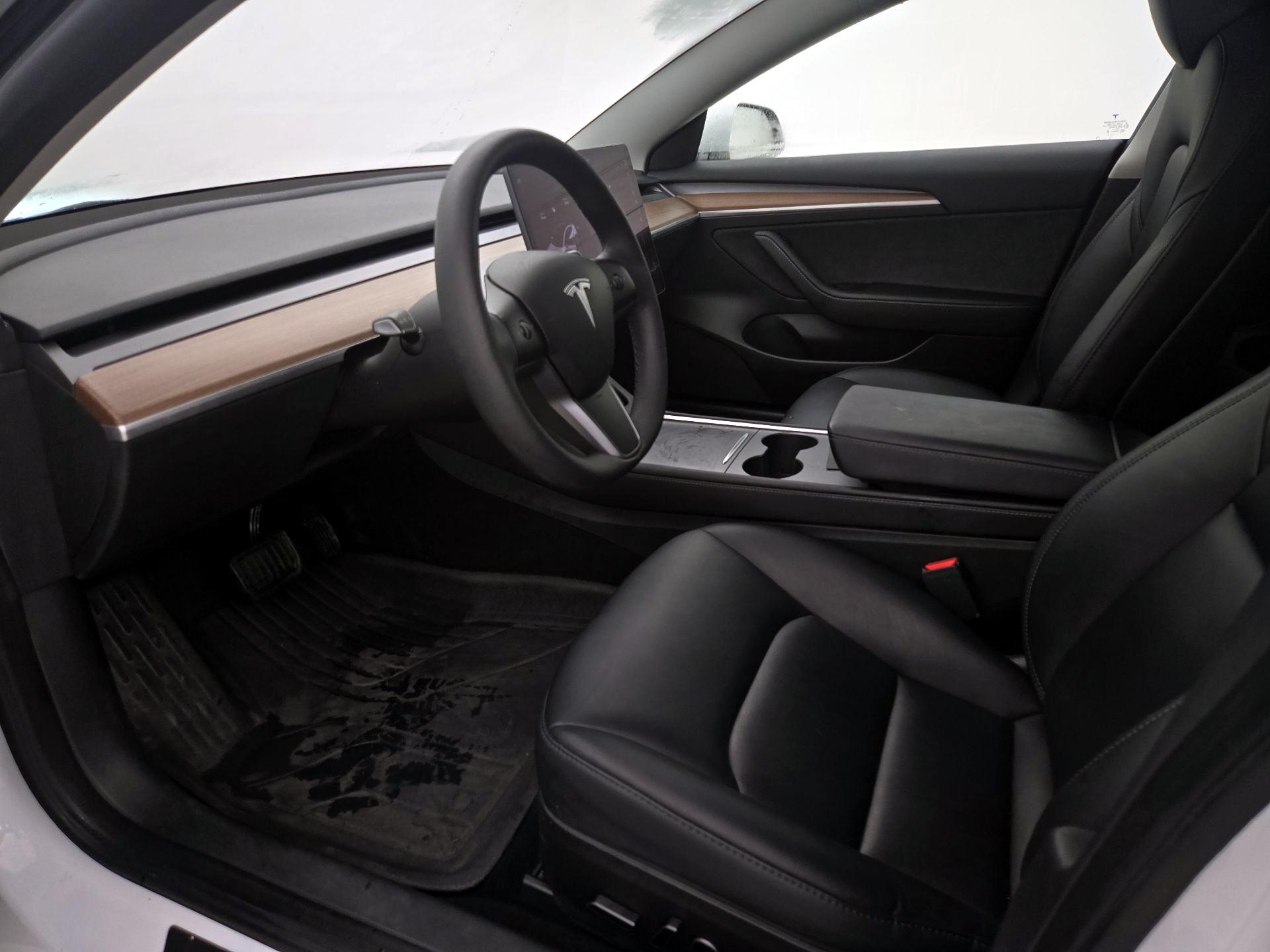 Thumbnail: 2023 Tesla Model 3 - 11