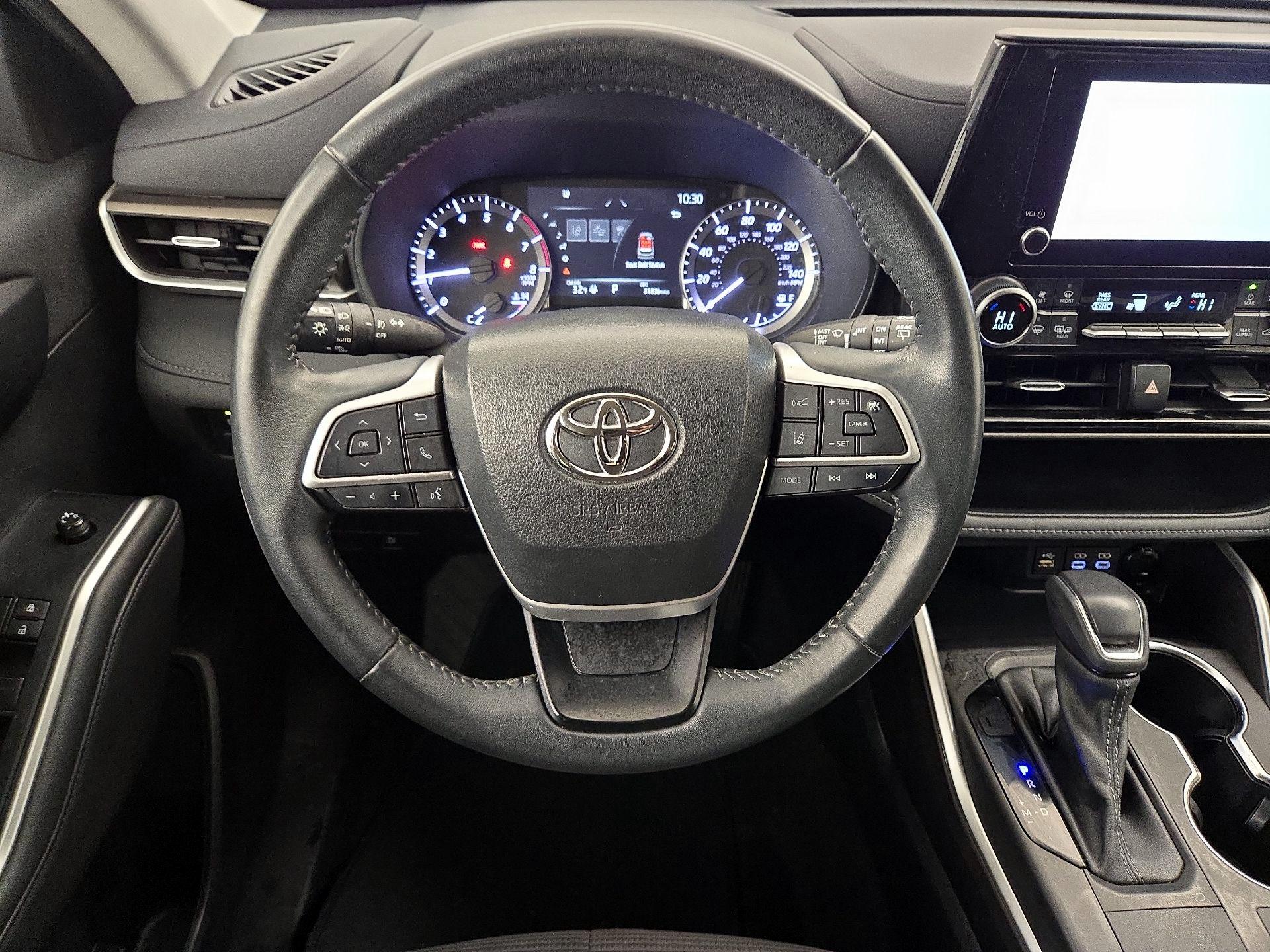 Thumbnail: 2023 Toyota Highlander - 10