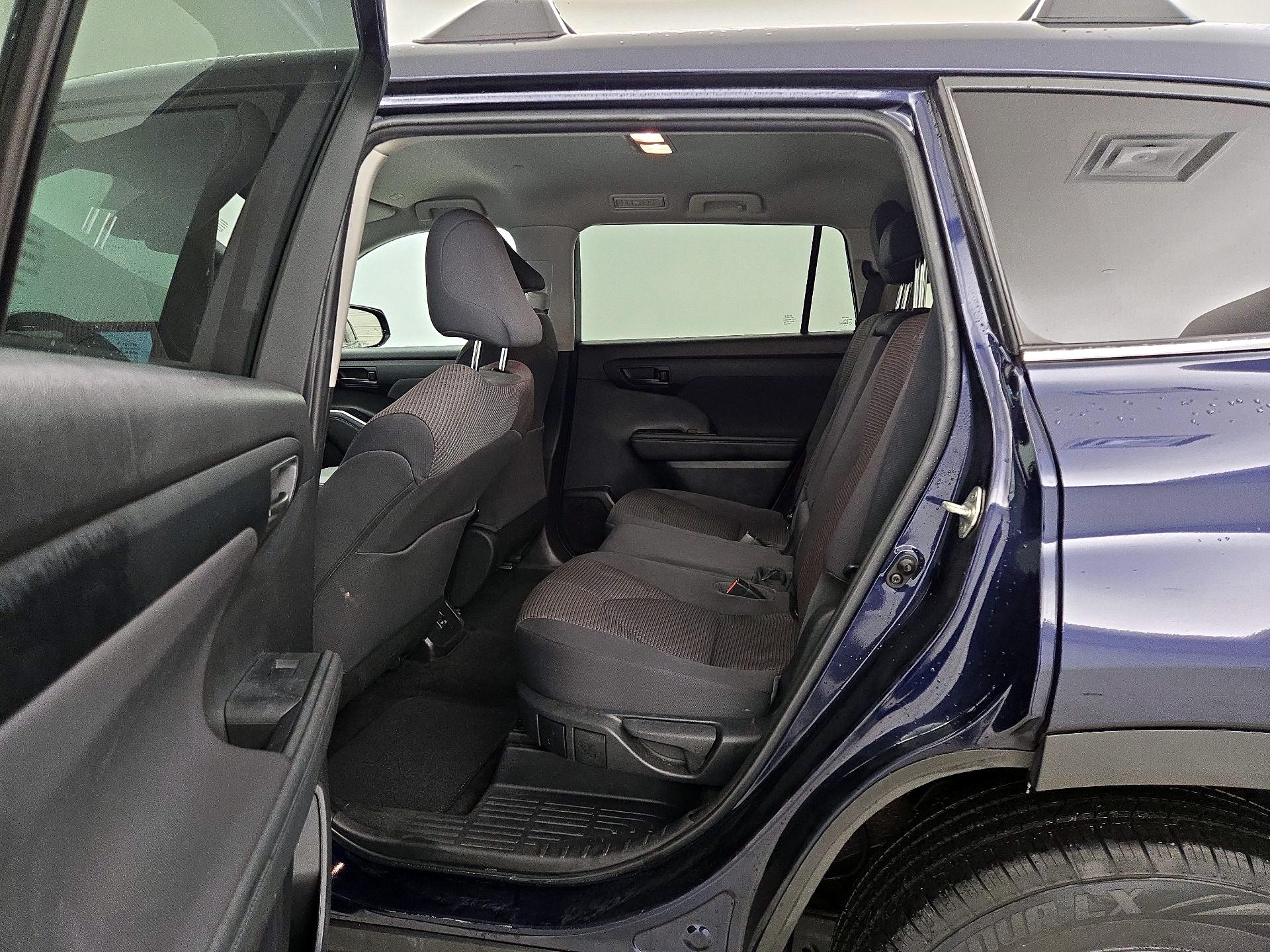 Thumbnail: 2023 Toyota Highlander - 19