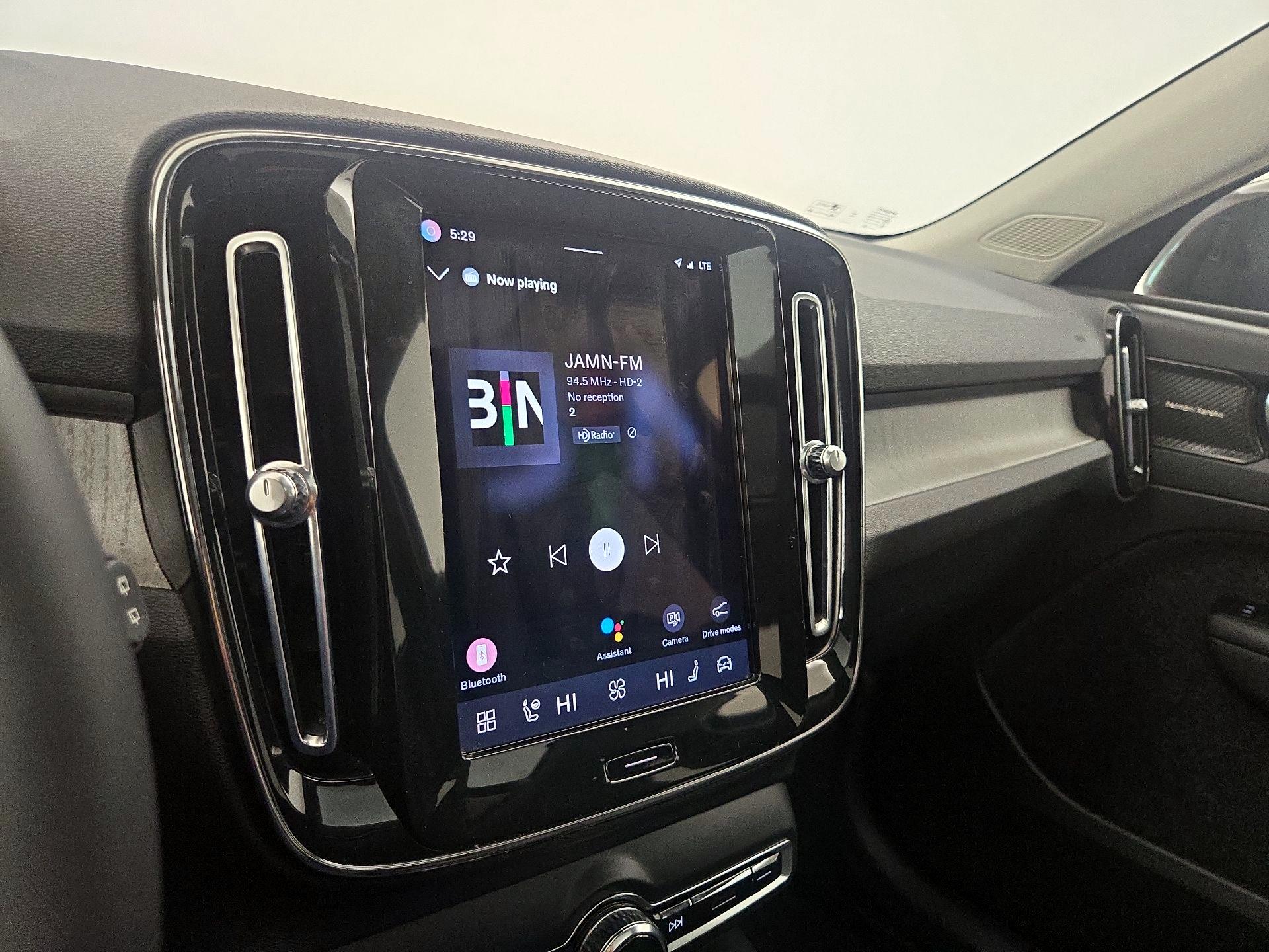 Thumbnail: 2023 Volvo XC40 - 16