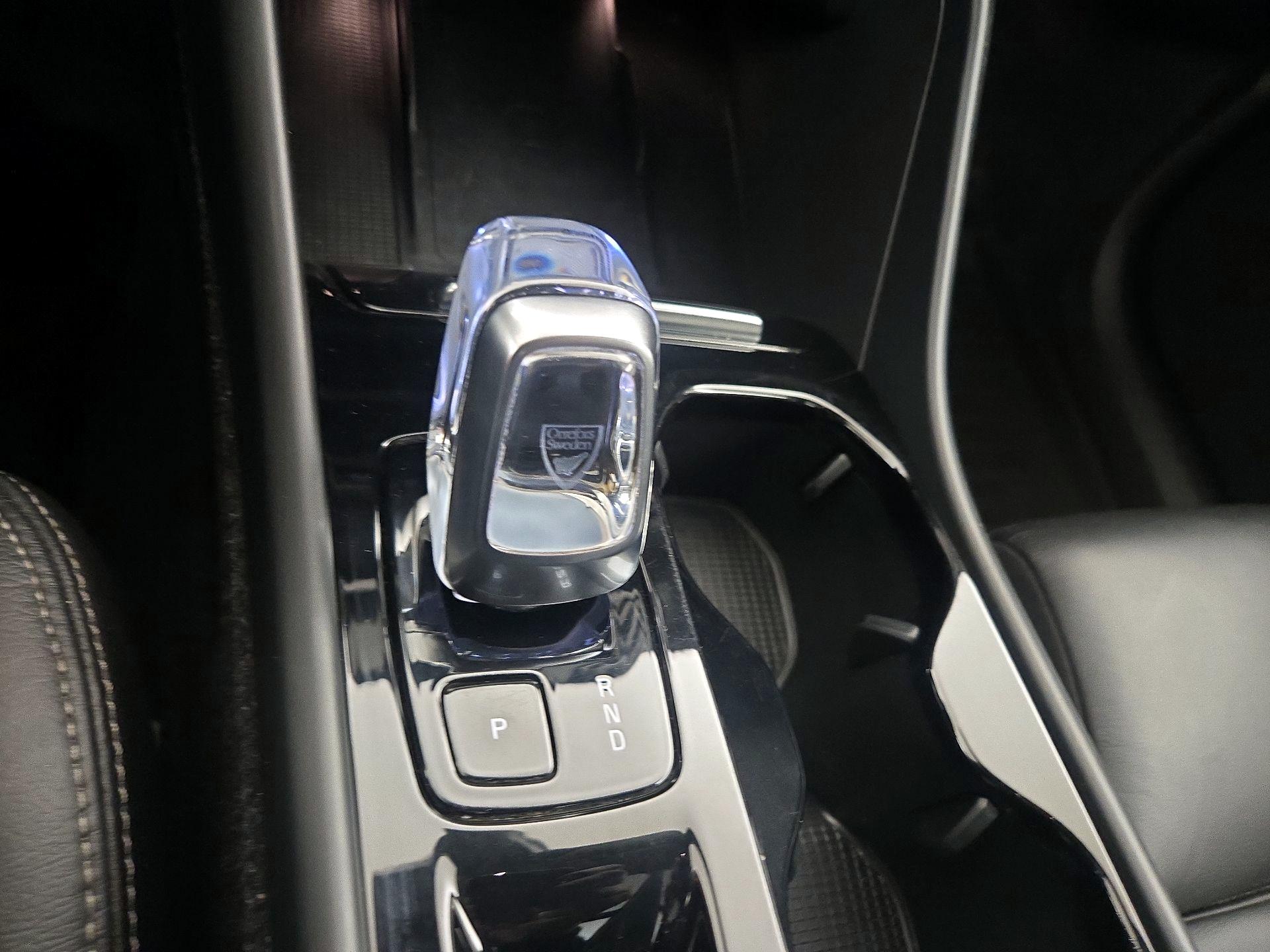 Thumbnail: 2023 Volvo XC40 - 18