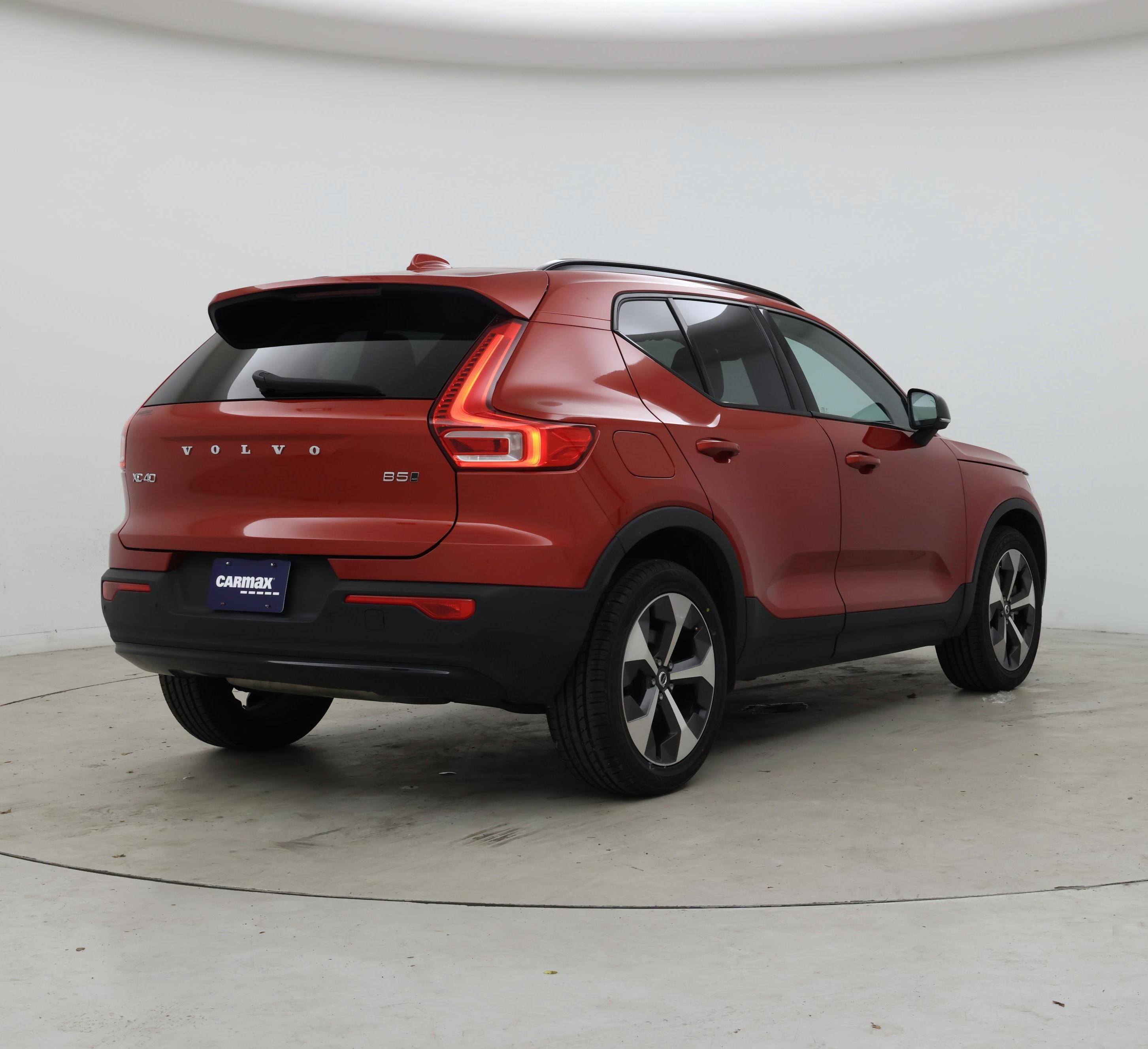 Thumbnail: 2023 Volvo XC40 - 8