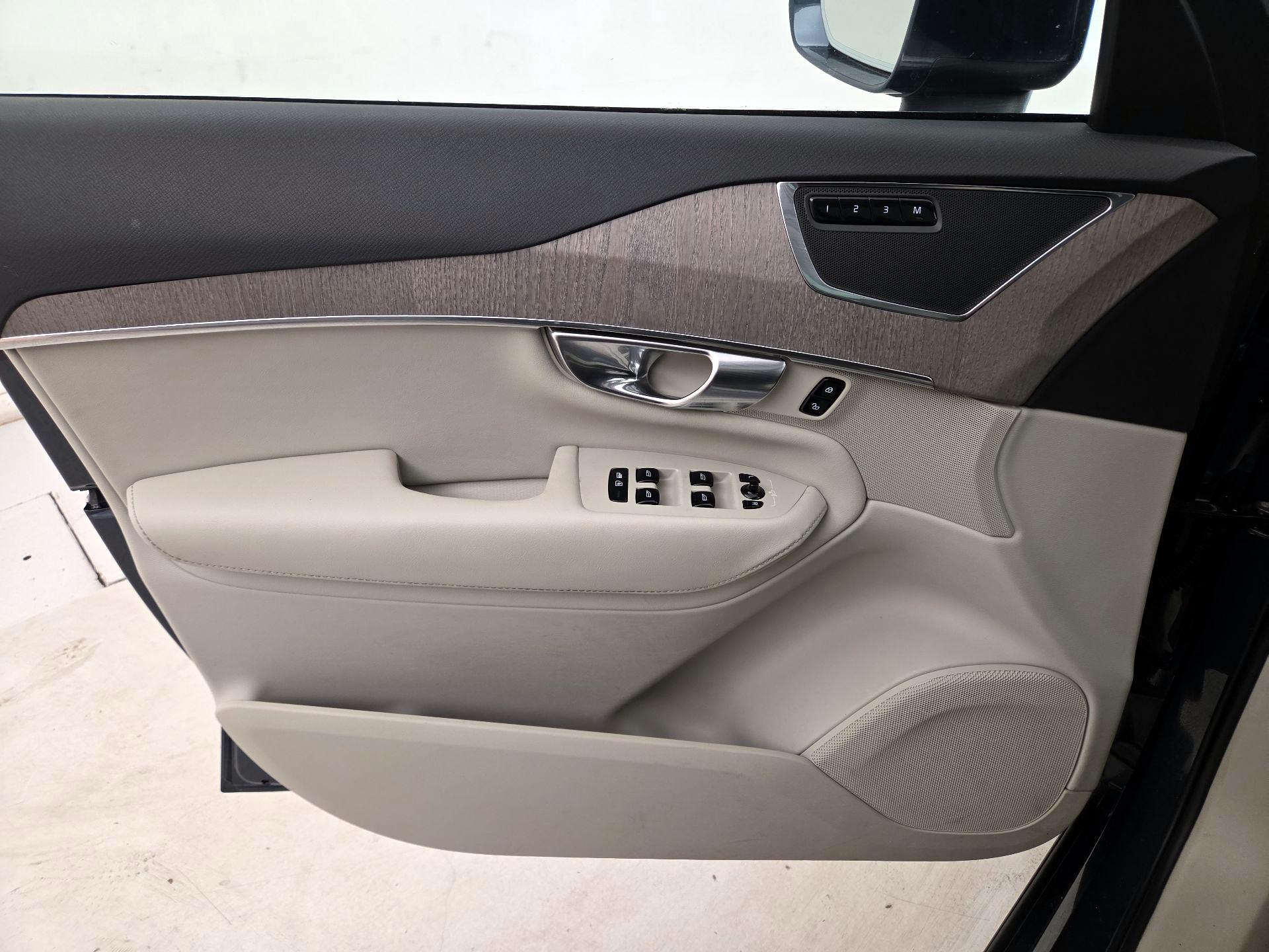 Thumbnail: 2023 Volvo XC90 - 12