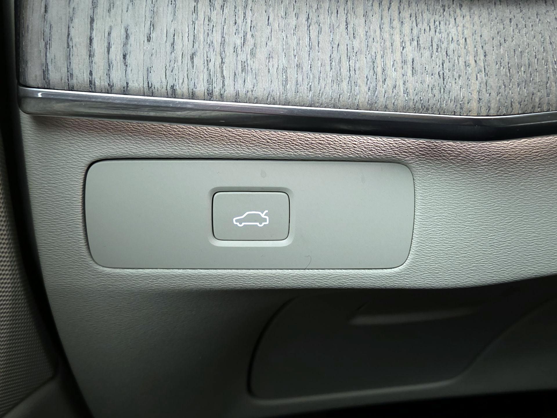 Thumbnail: 2023 Volvo XC90 - 13