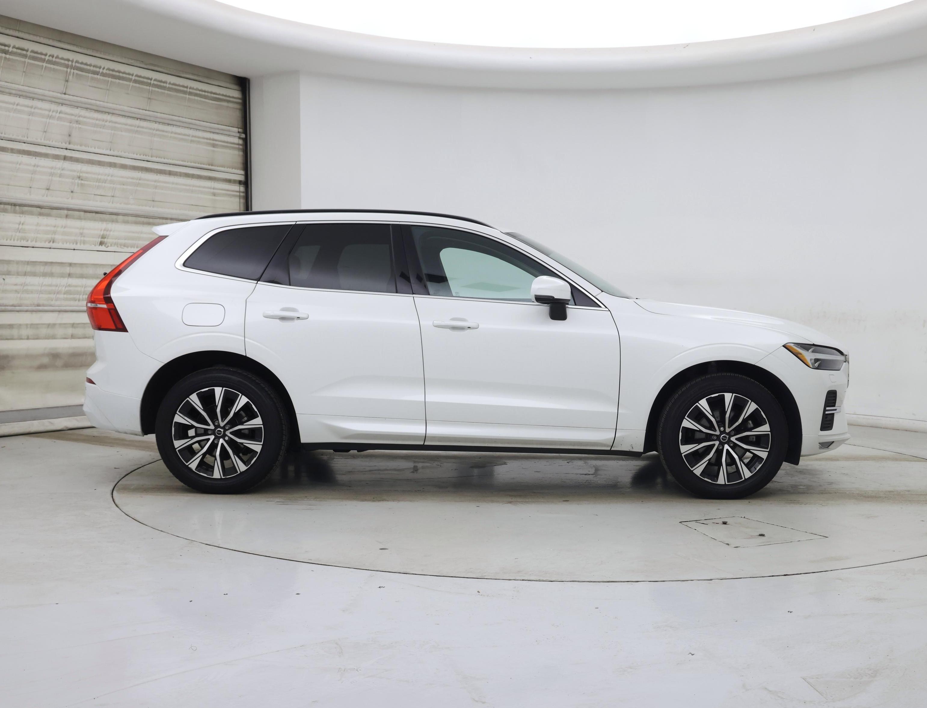 Thumbnail: 2023 Volvo XC60 - 7