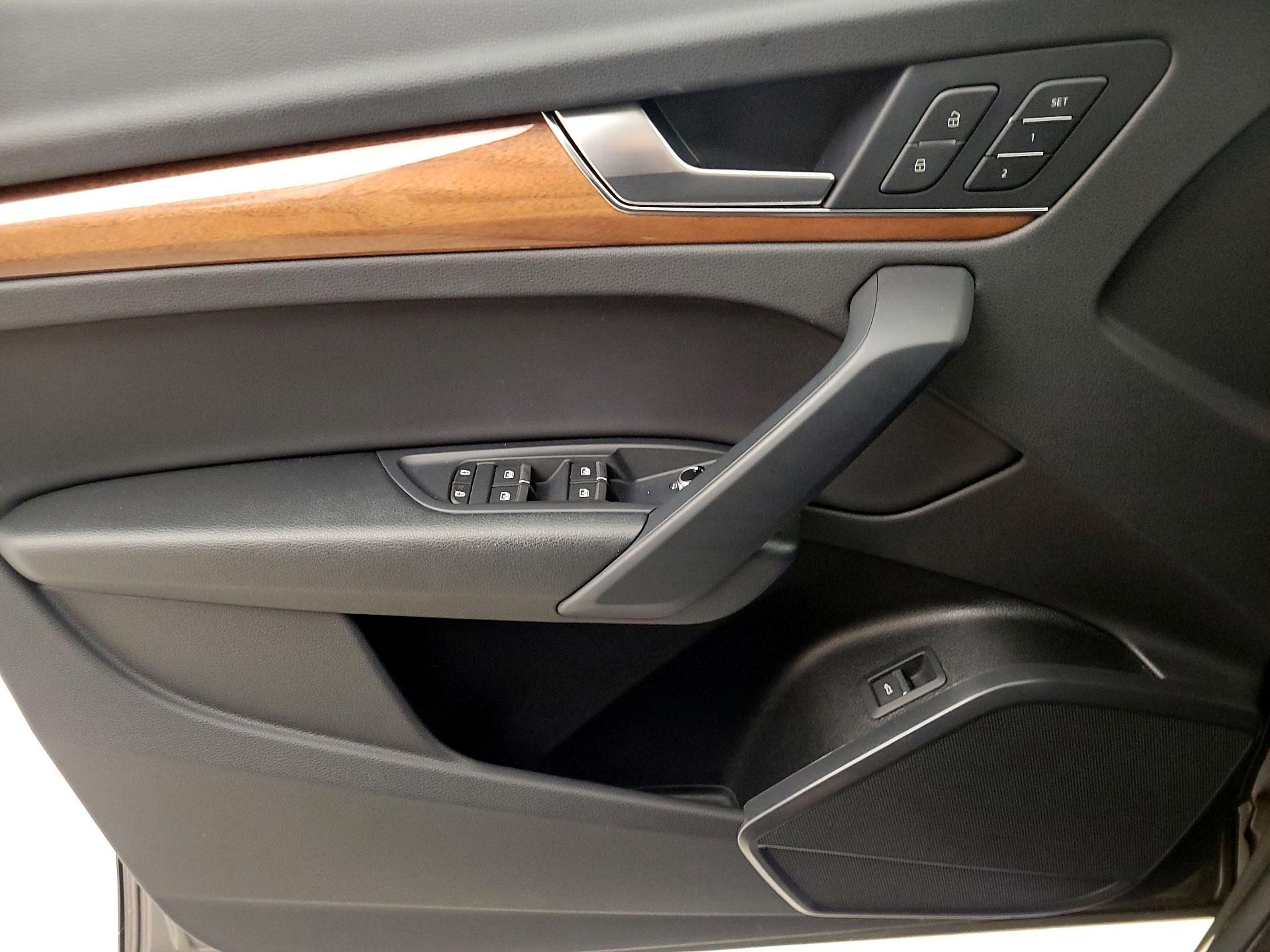 Thumbnail: 2023 Audi Q5 - 12