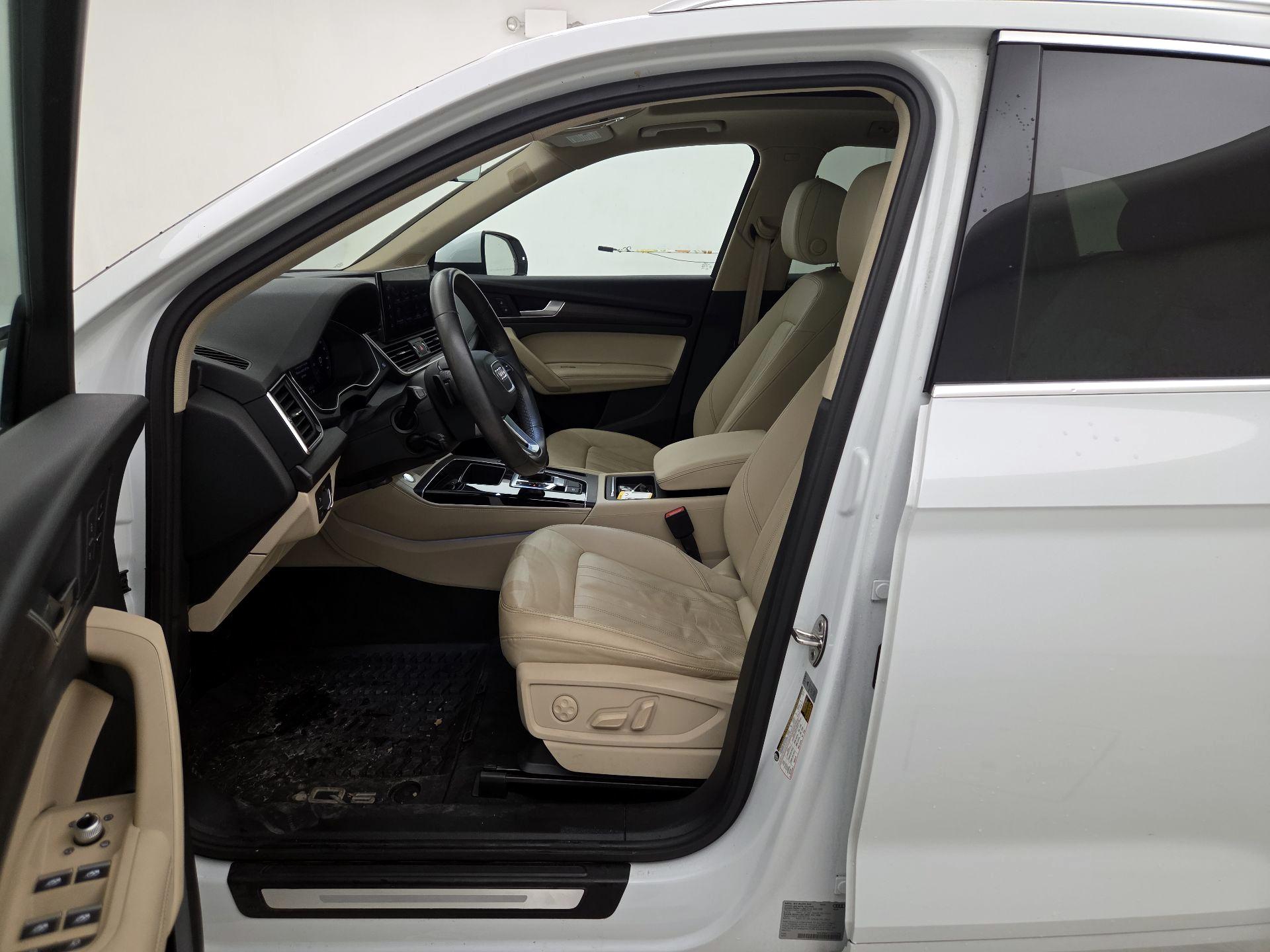 Thumbnail: 2022 Audi Q5 - 11