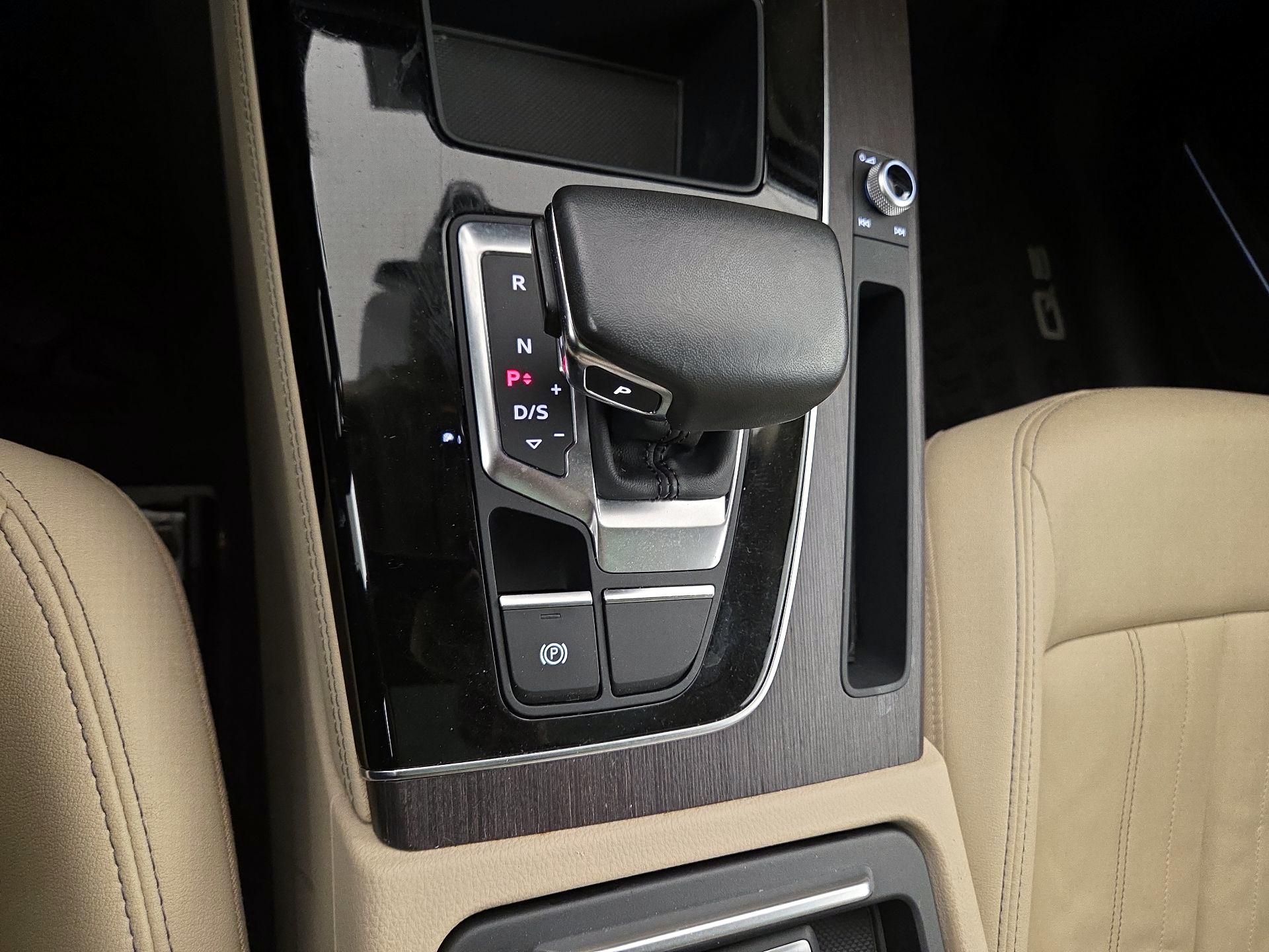 Thumbnail: 2022 Audi Q5 - 17